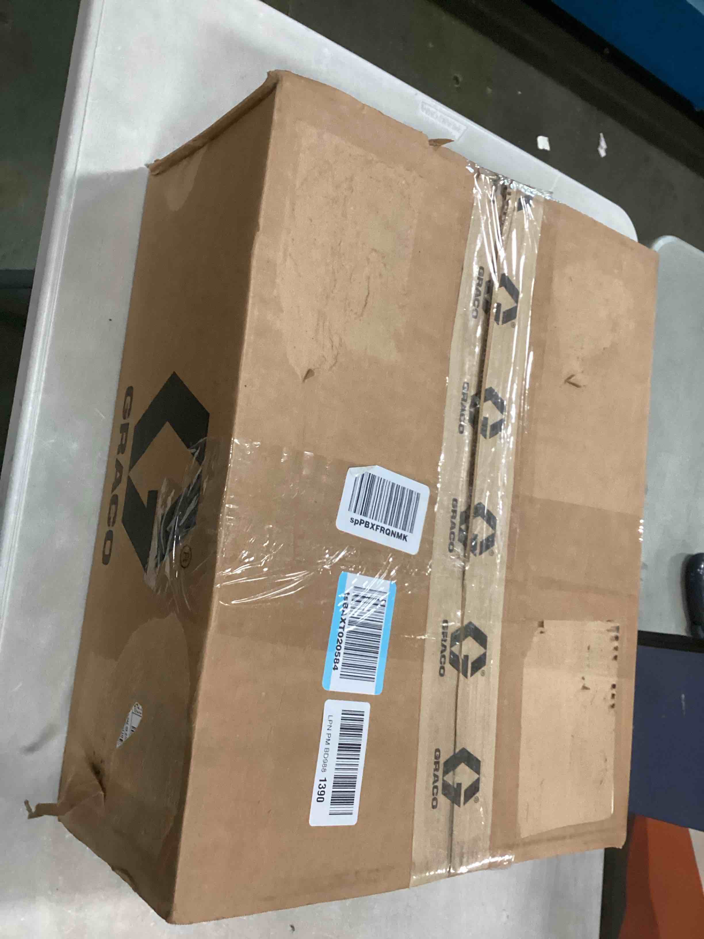 https://s3.amazonaws.com/lotting-images-prod/bidfta/PNK0331506_1727780592798.jpeg