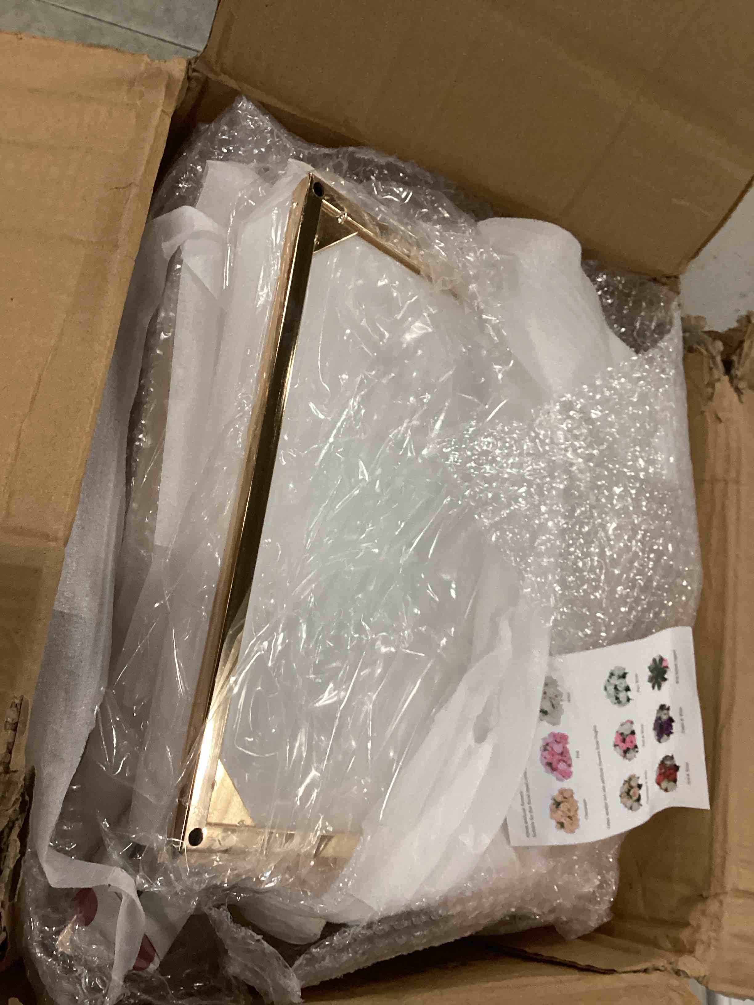 https://s3.amazonaws.com/lotting-images-prod/bidfta/PNK0331888_1727531061445.jpeg
