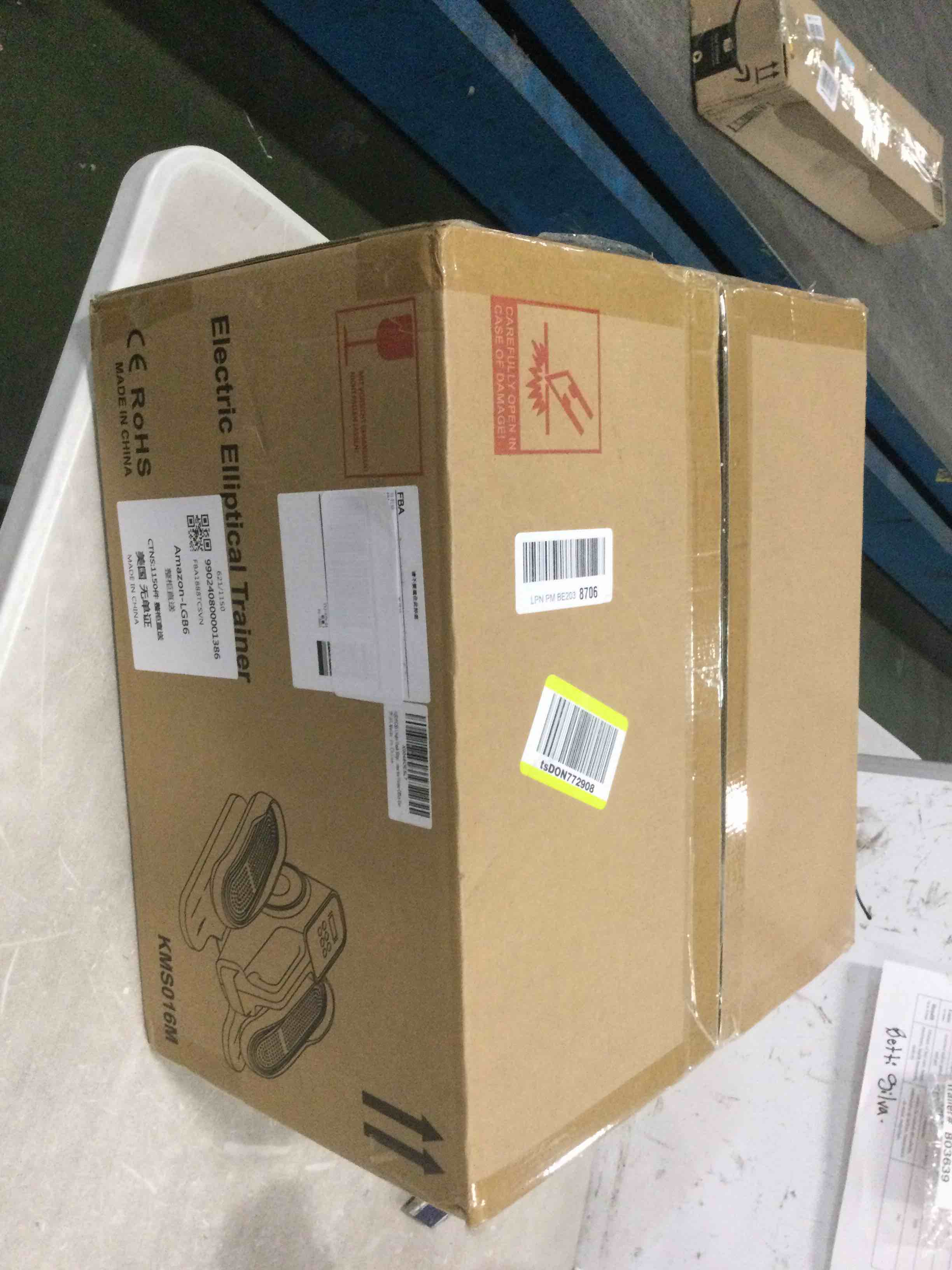 https://s3.amazonaws.com/lotting-images-prod/bidfta/PNK0332015_1728605111481.jpeg