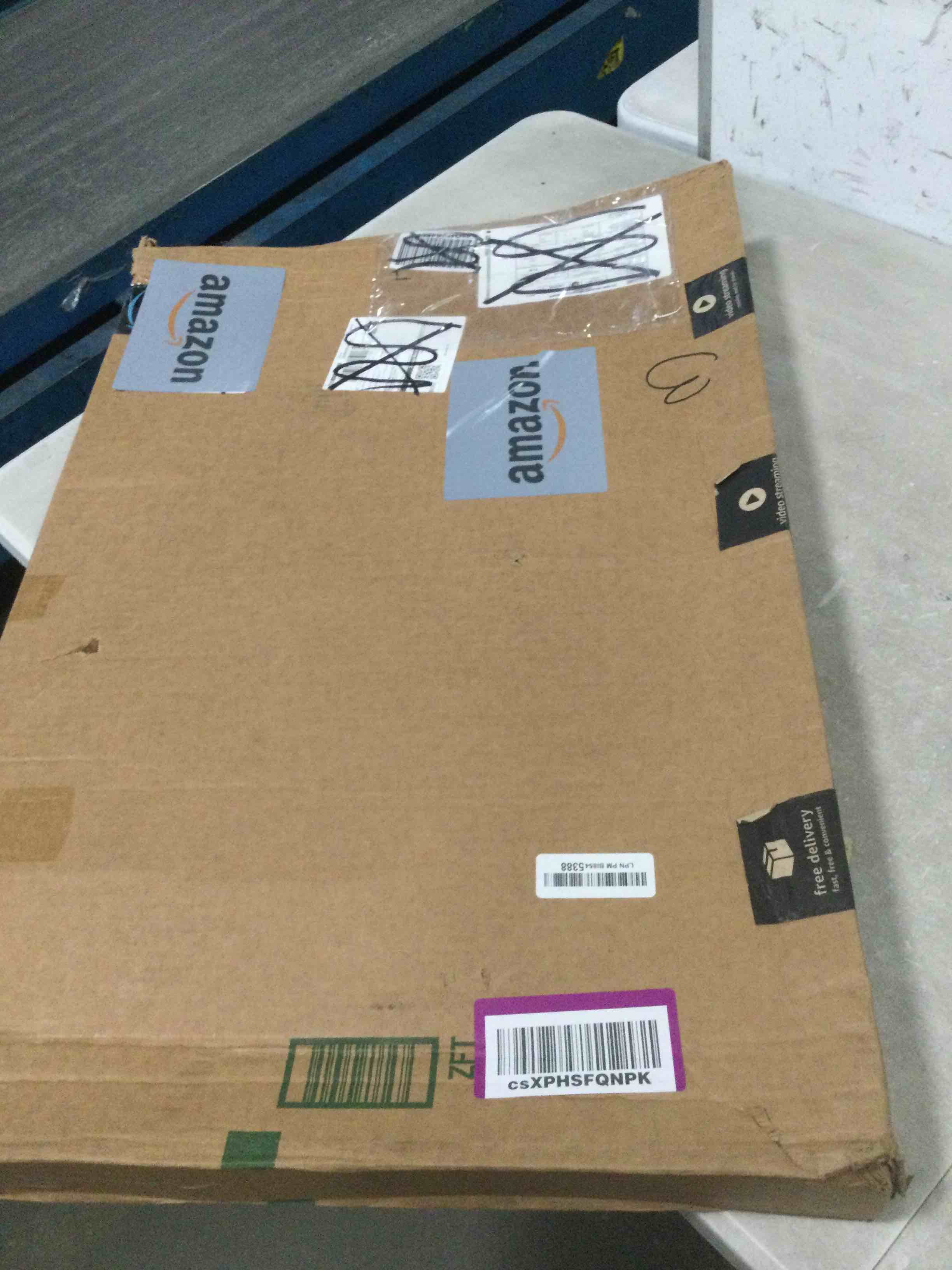 https://s3.amazonaws.com/lotting-images-prod/bidfta/PNK0332062_1728598359402.jpeg