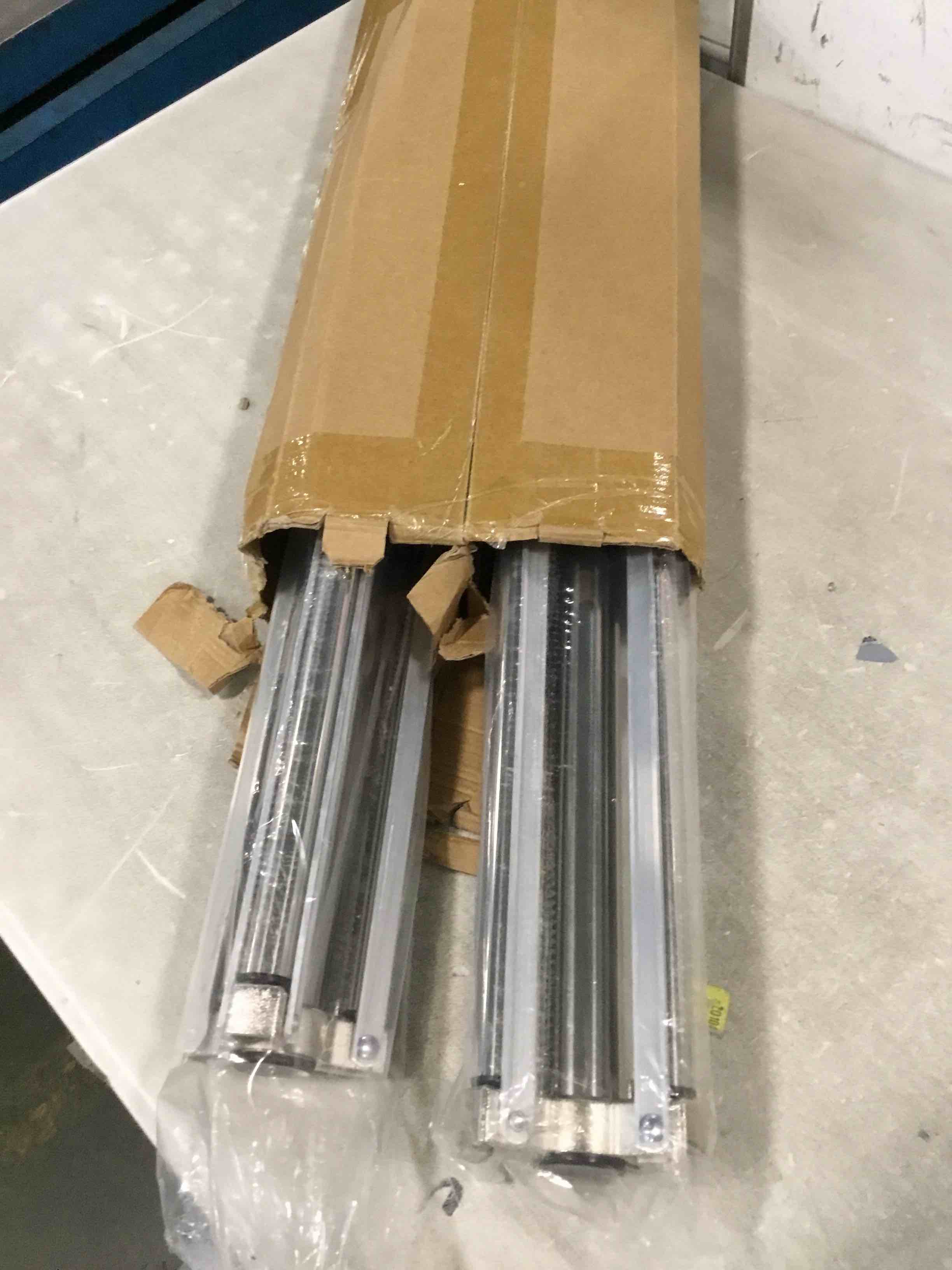 https://s3.amazonaws.com/lotting-images-prod/bidfta/PNK0332318_1728509433043.jpeg