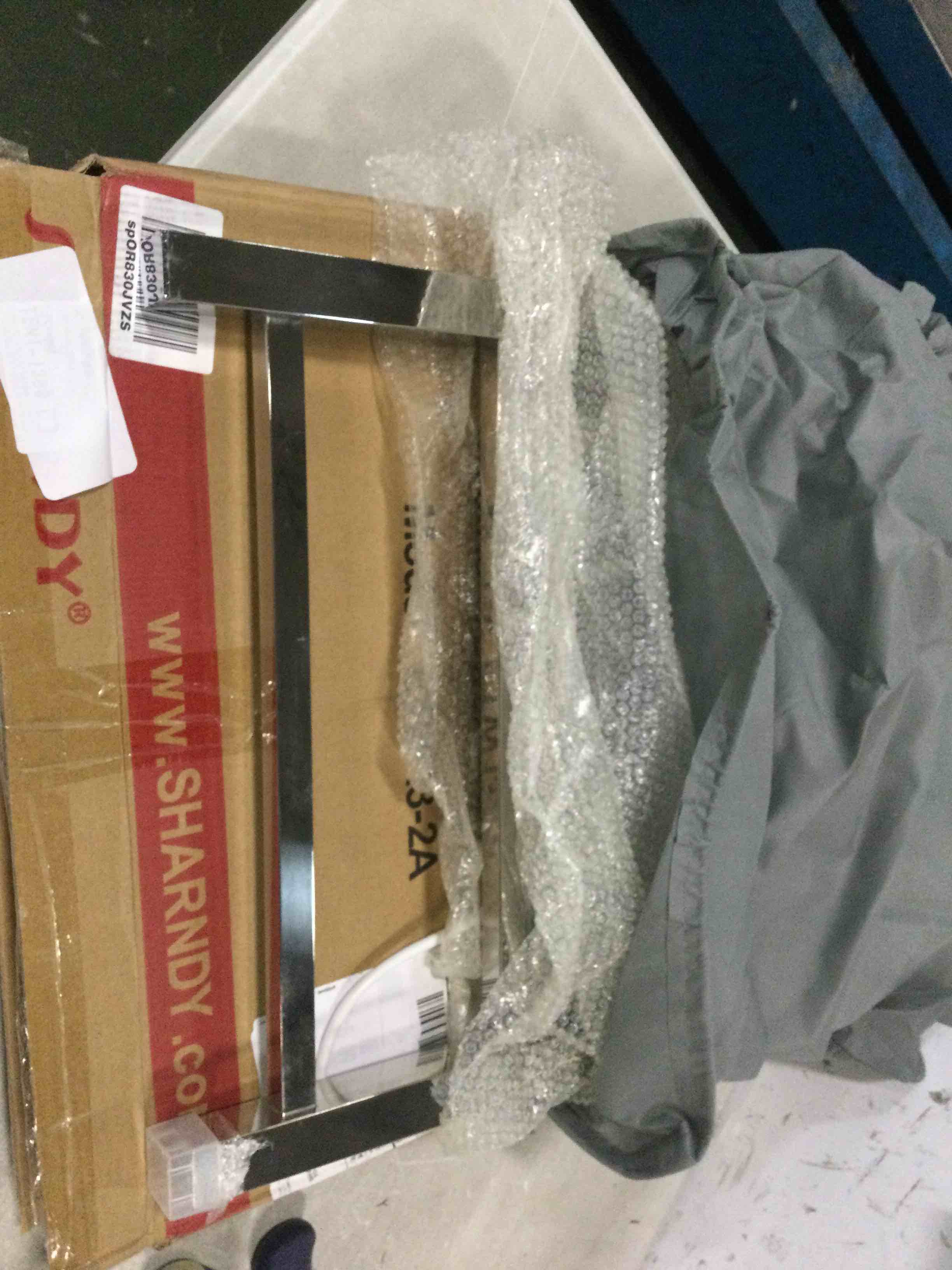 https://s3.amazonaws.com/lotting-images-prod/bidfta/PNK0332414_1728440419136.jpeg
