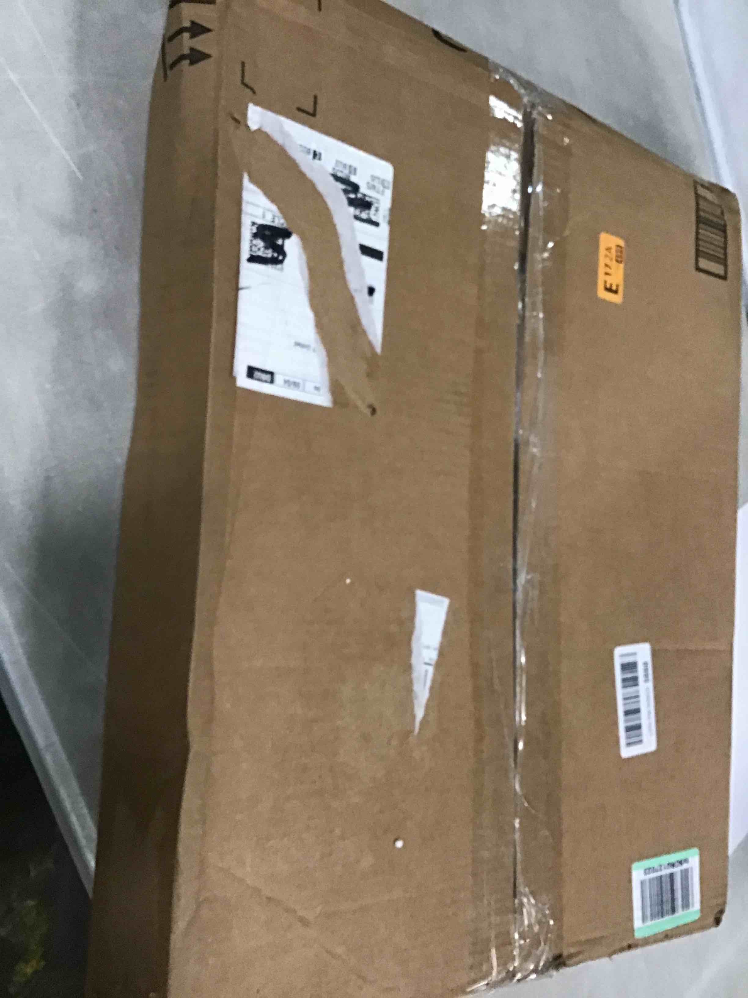https://s3.amazonaws.com/lotting-images-prod/bidfta/PNK0332993_1728012324007.jpeg