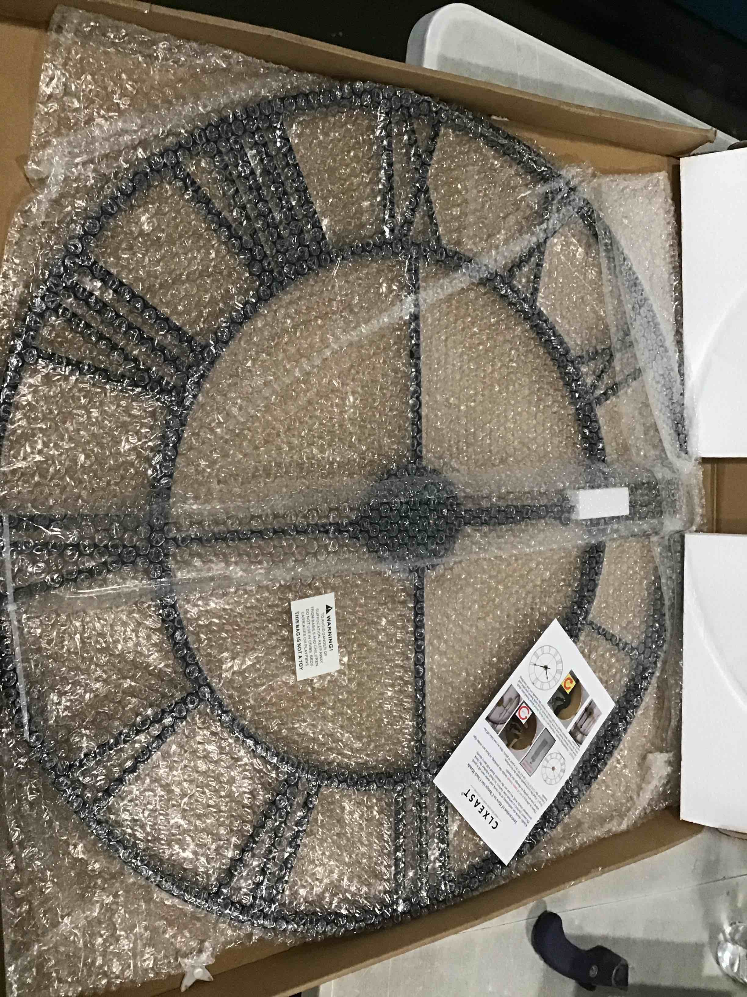 https://s3.amazonaws.com/lotting-images-prod/bidfta/PNK0333001_1728010383040.jpeg