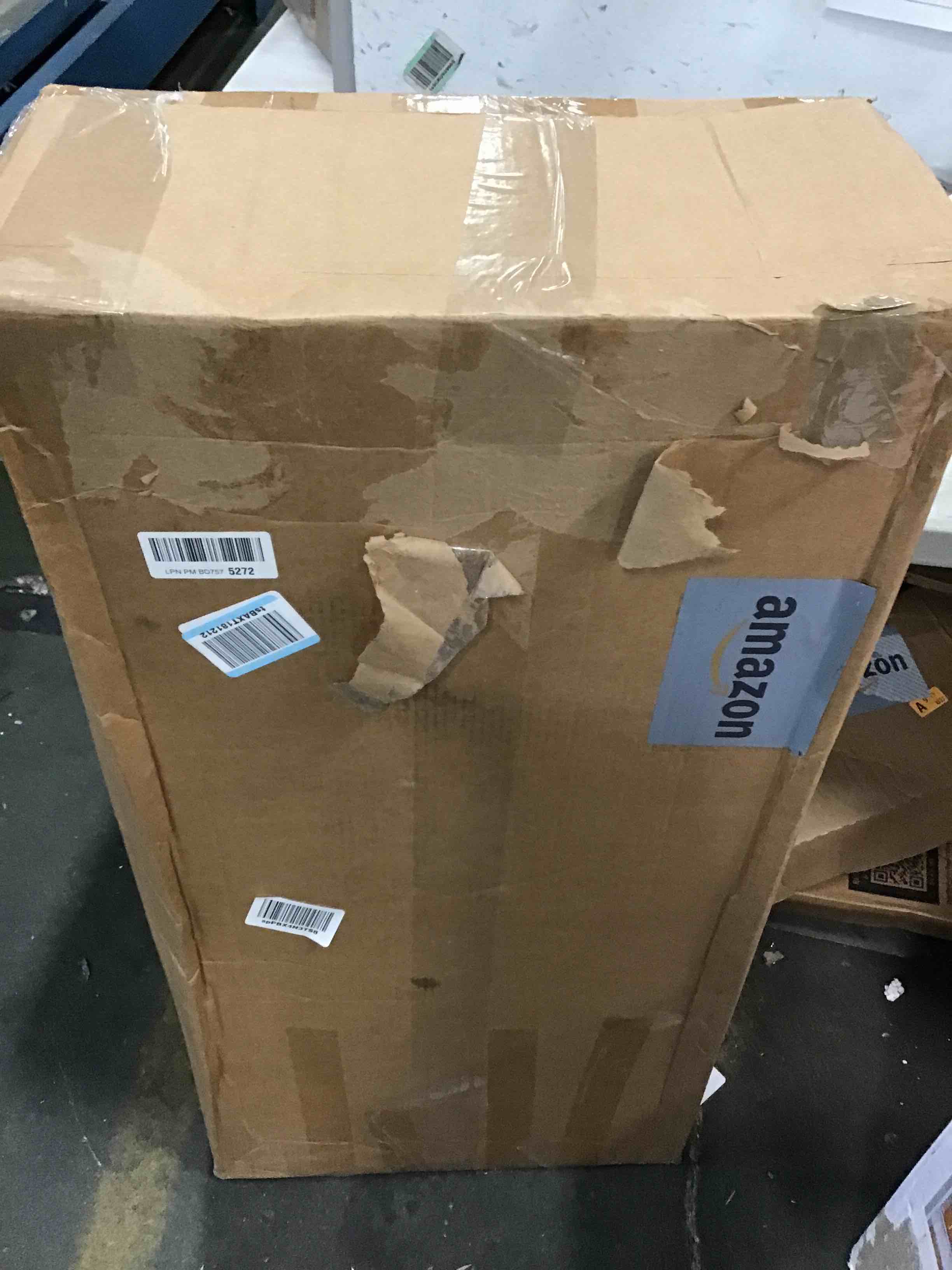 https://s3.amazonaws.com/lotting-images-prod/bidfta/PNK0333663_1727757915692.jpeg