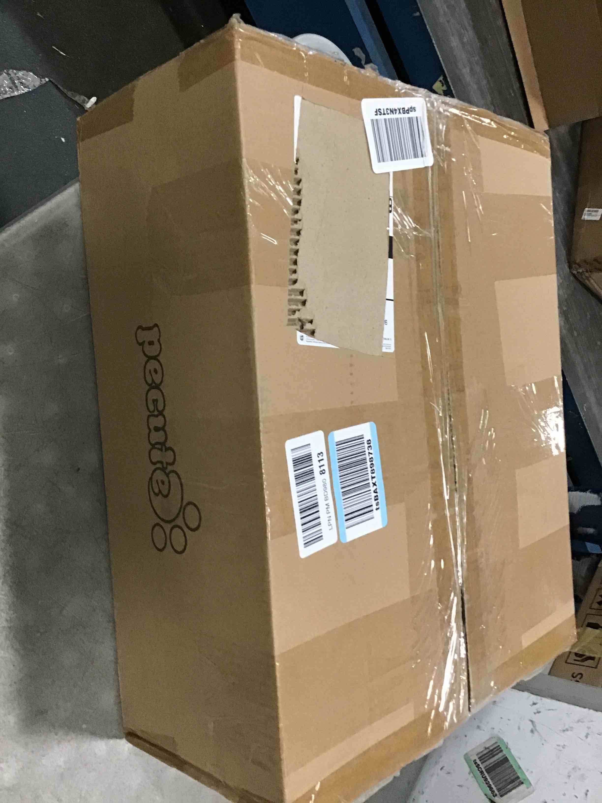 https://s3.amazonaws.com/lotting-images-prod/bidfta/PNK0333691_1727755258316.jpeg