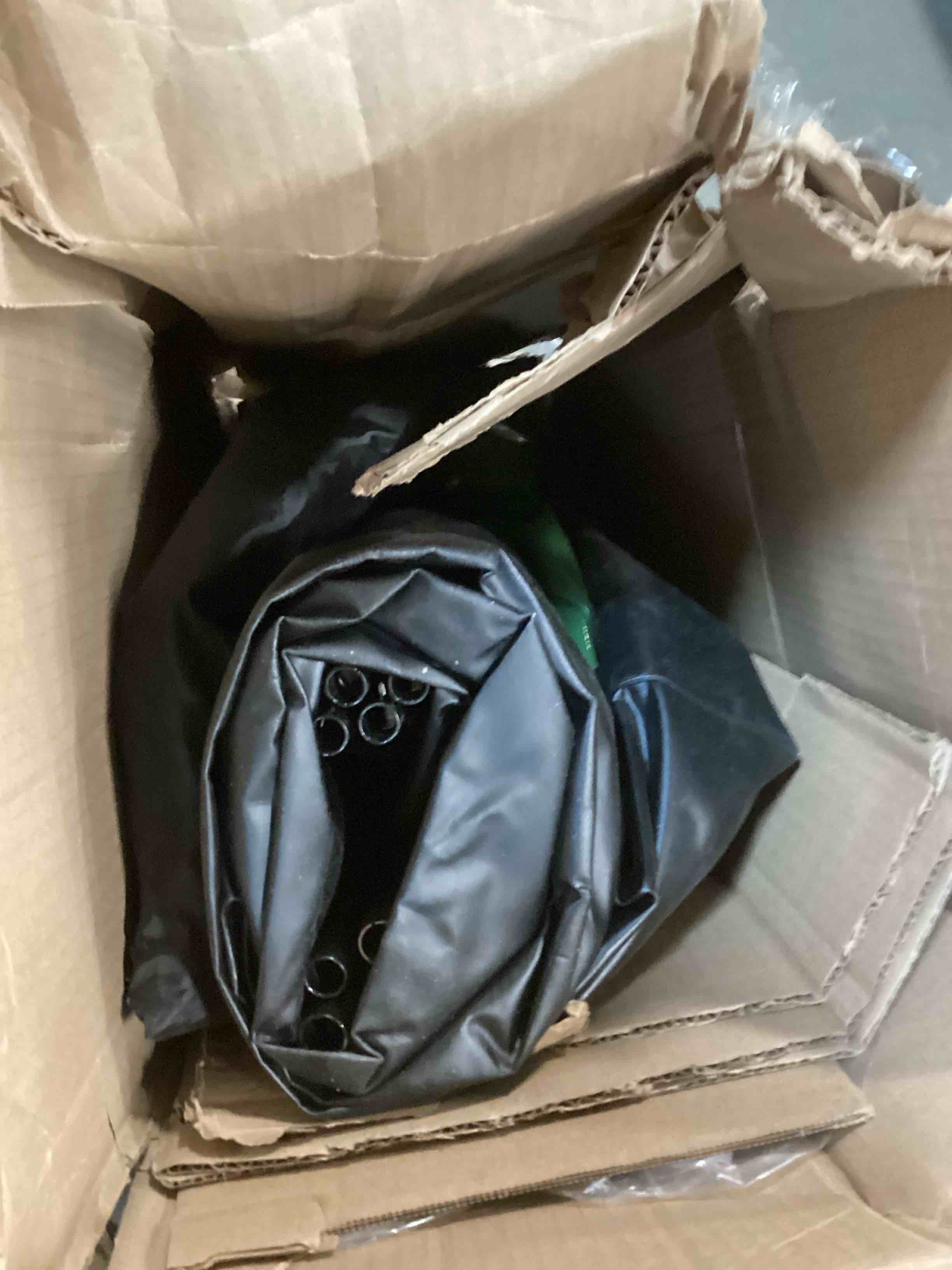 https://s3.amazonaws.com/lotting-images-prod/bidfta/PNK0335243_1727957747377.jpeg