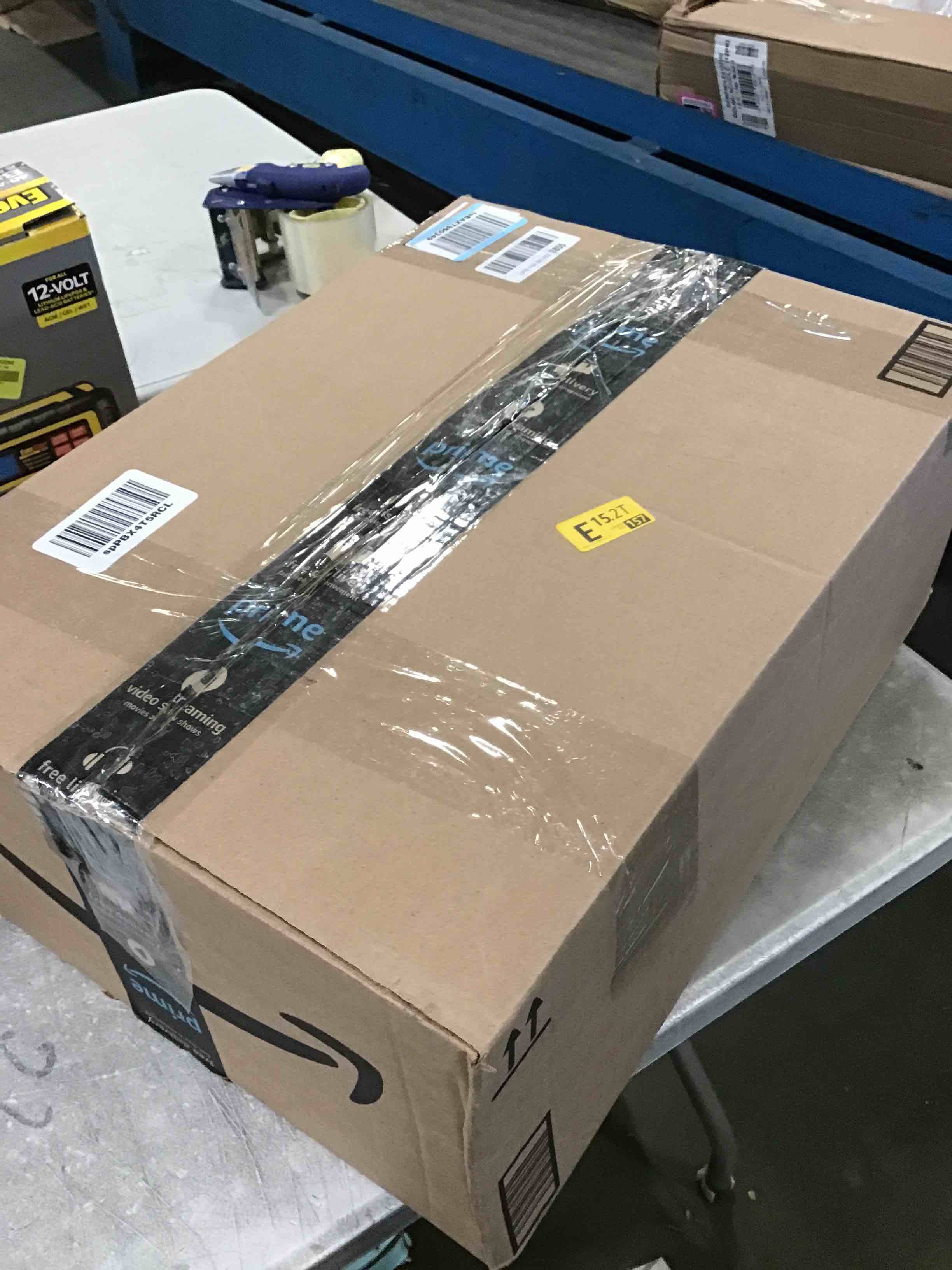 https://s3.amazonaws.com/lotting-images-prod/bidfta/PNK0336405_1728570725315.jpeg
