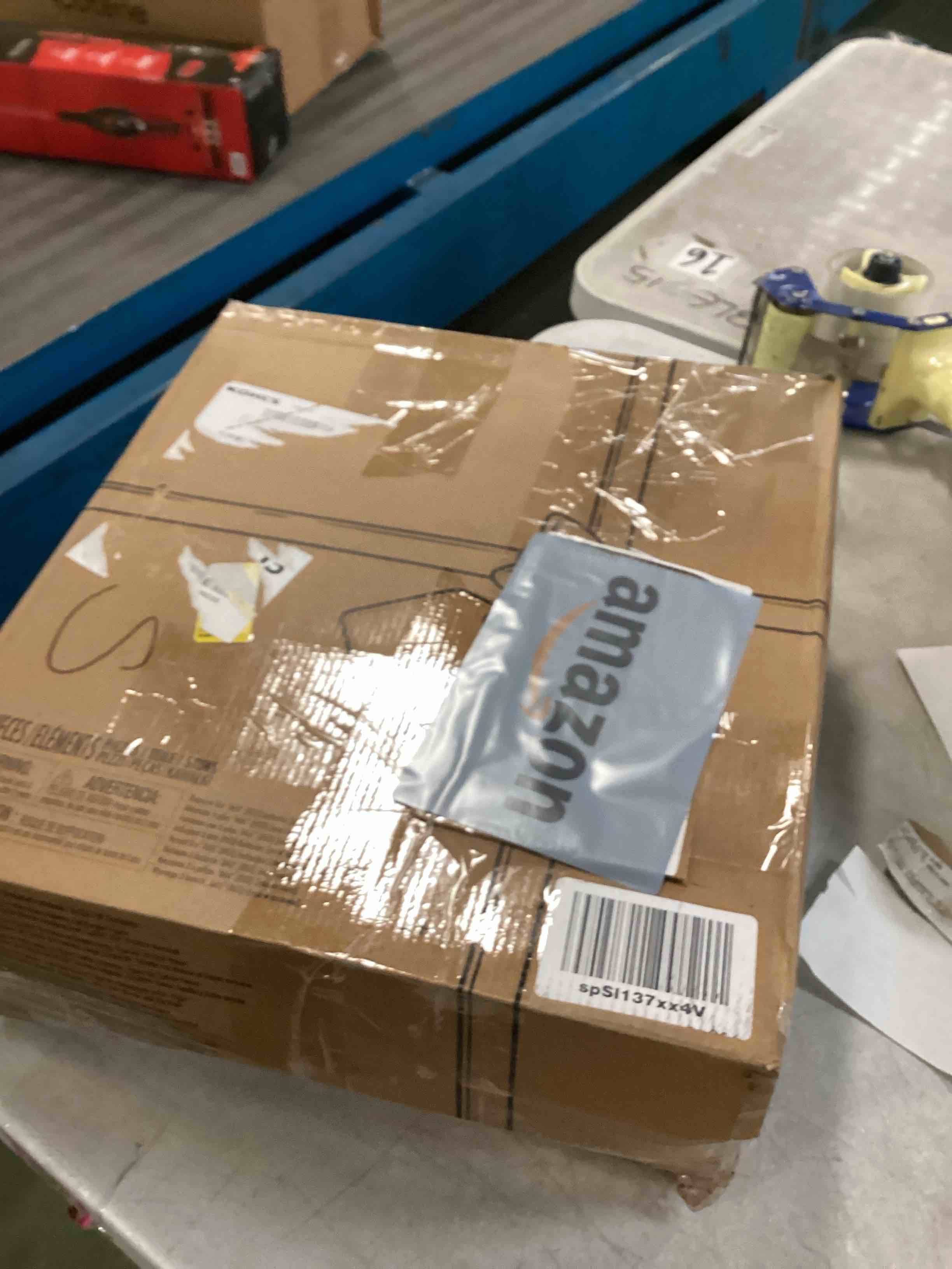 https://s3.amazonaws.com/lotting-images-prod/bidfta/PNK0336753_1728399728780.jpeg