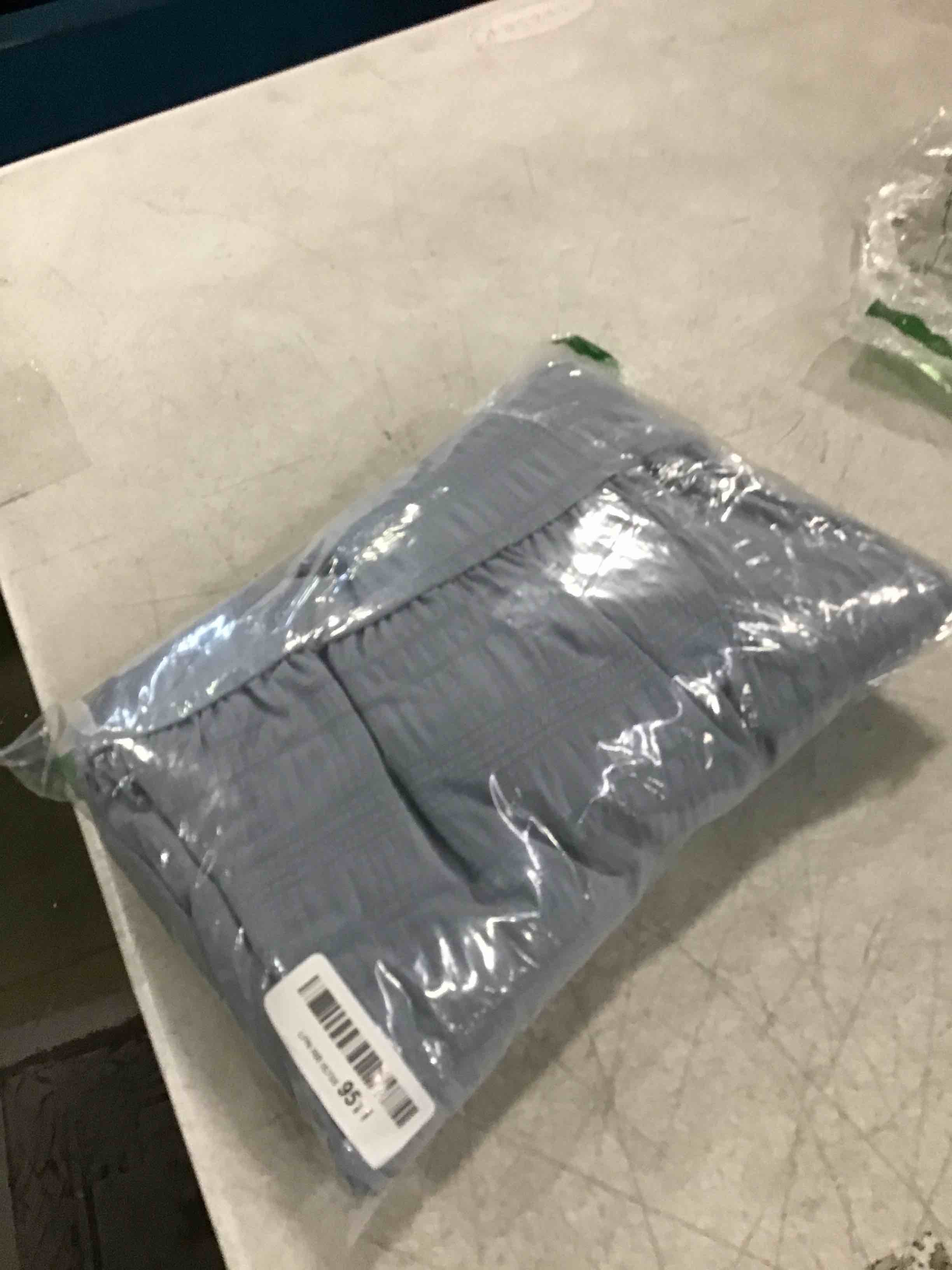 https://s3.amazonaws.com/lotting-images-prod/bidfta/PNK0337036_1728305279731.jpeg