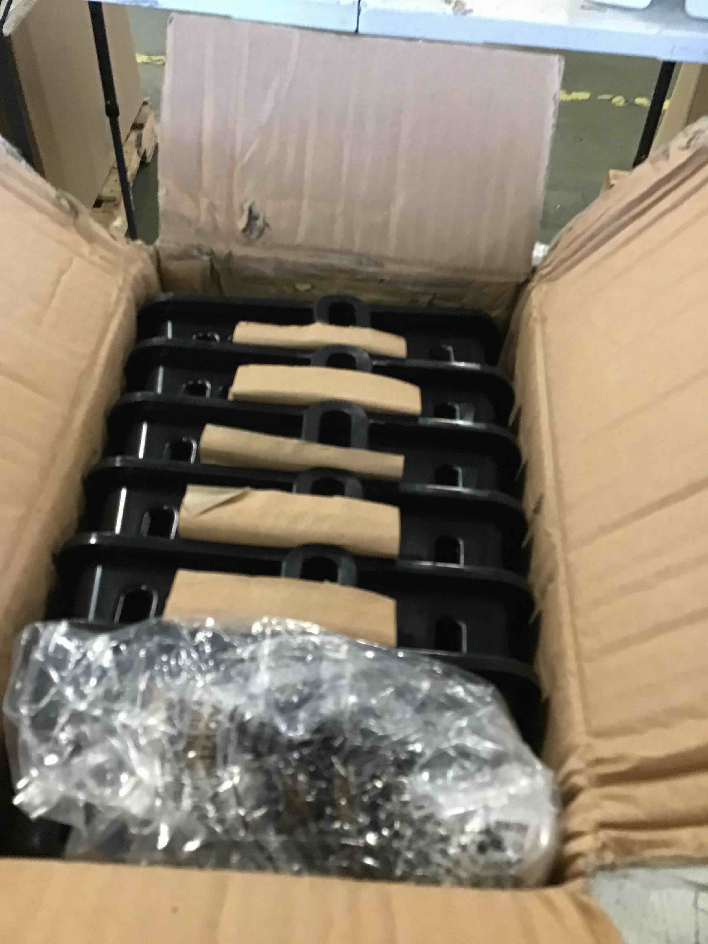 https://s3.amazonaws.com/lotting-images-prod/bidfta/PNK0337158_1728071617890.jpeg