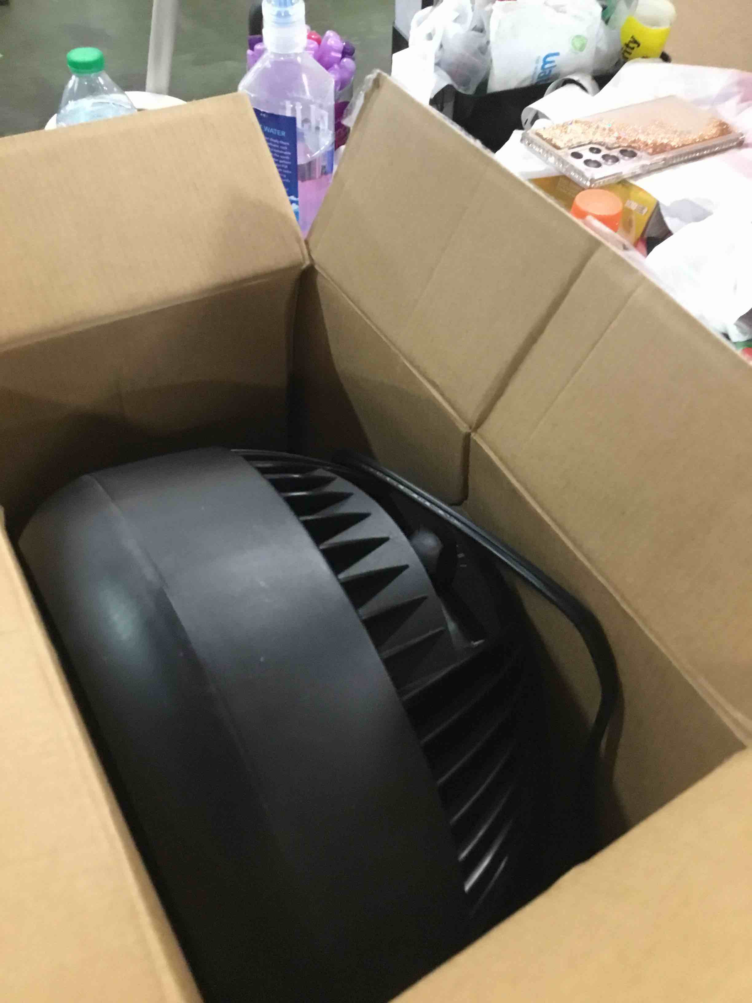 https://s3.amazonaws.com/lotting-images-prod/bidfta/PNK0337384_1727957529968.jpeg