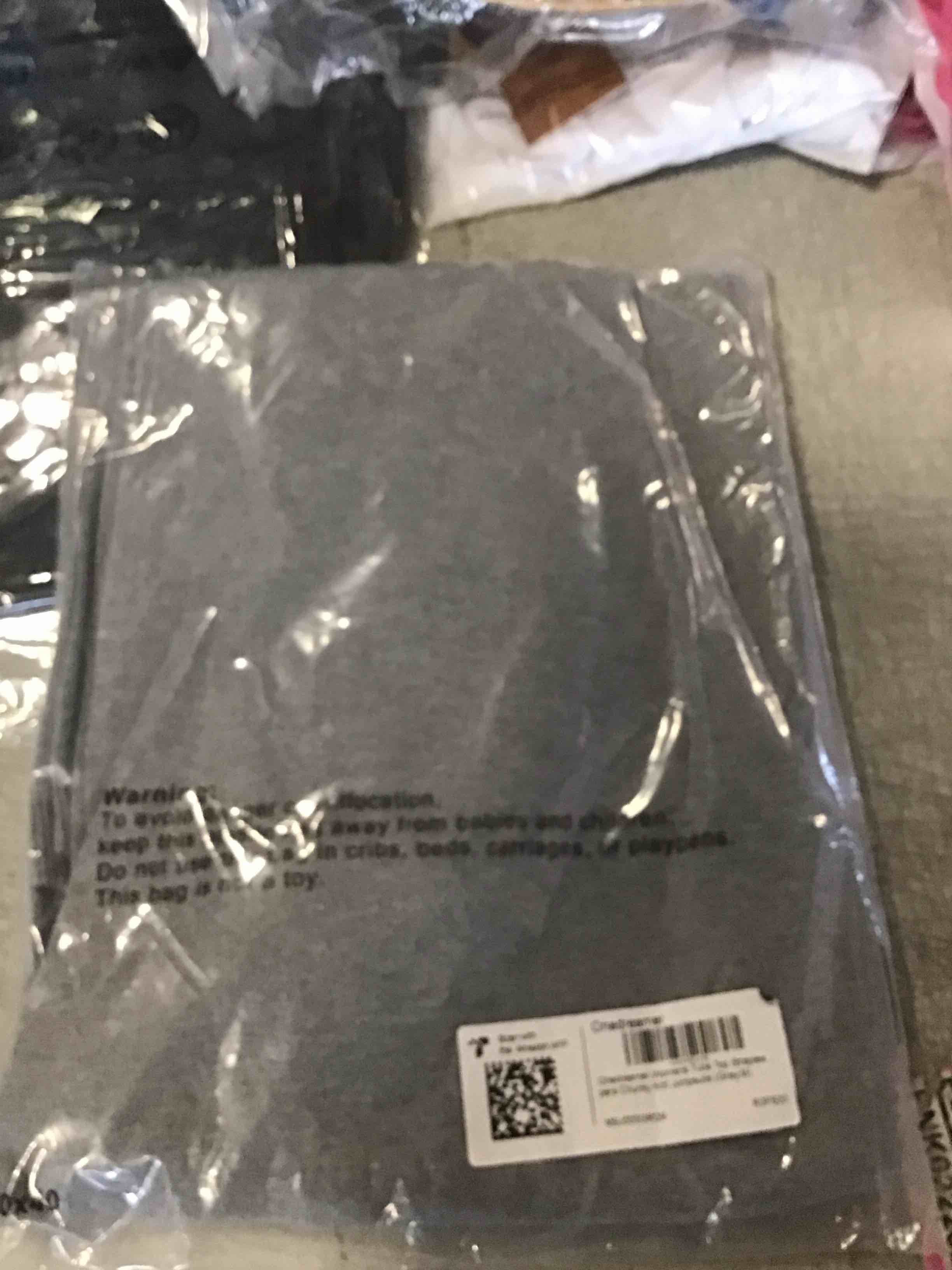https://s3.amazonaws.com/lotting-images-prod/bidfta/PNK0338518_1728481520603.jpeg