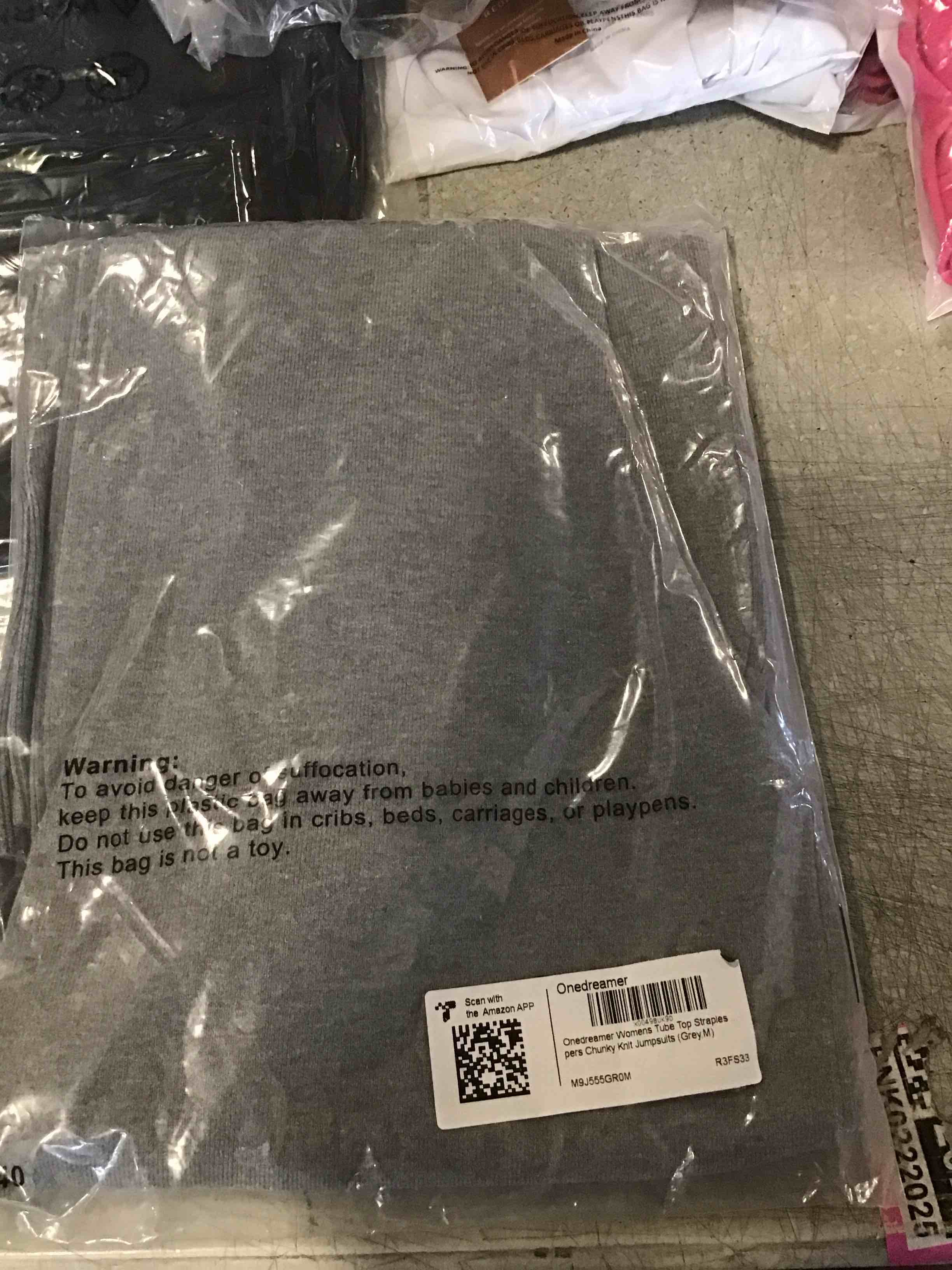 https://s3.amazonaws.com/lotting-images-prod/bidfta/PNK0338518_1728481522027.jpeg