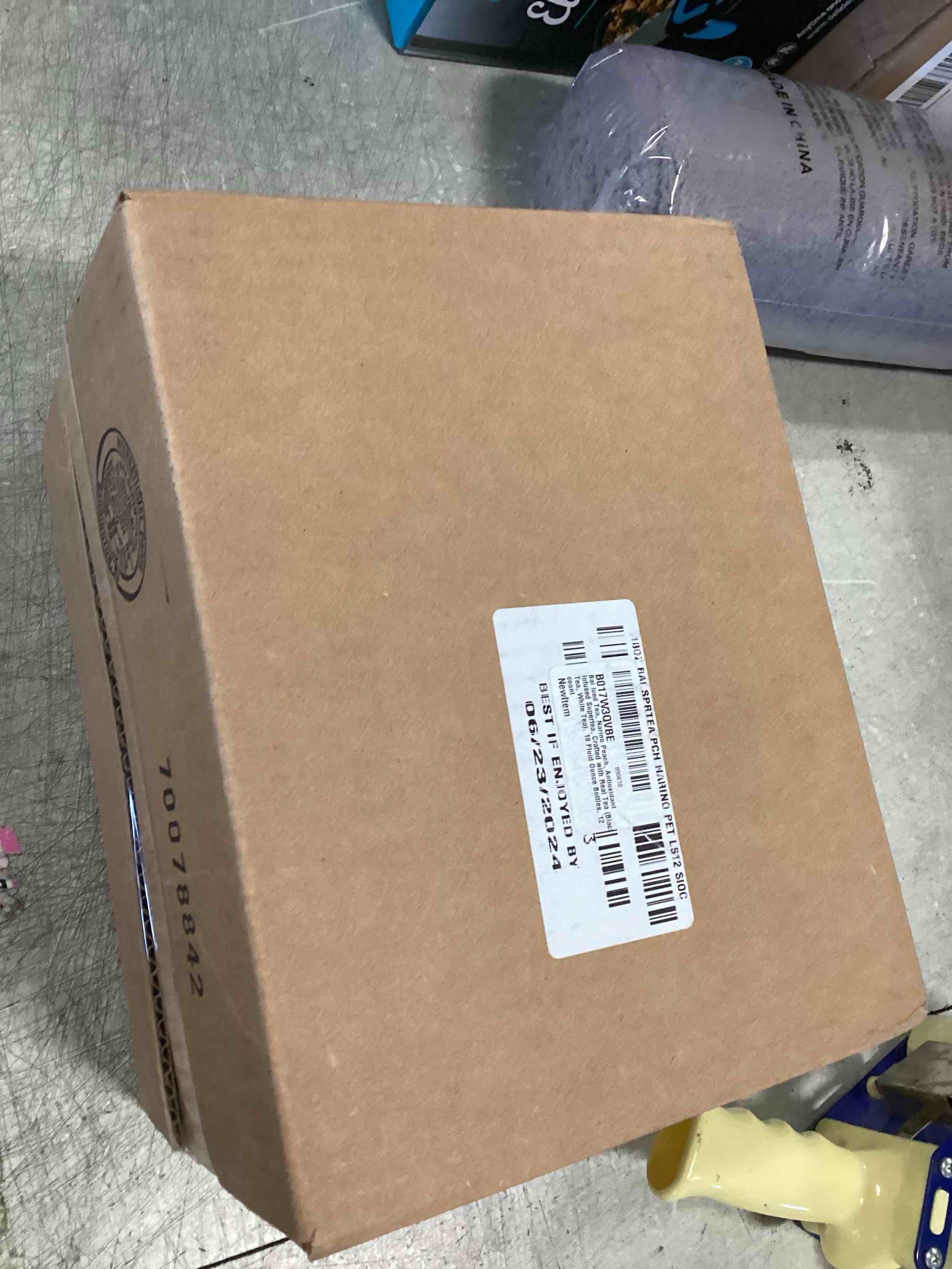 https://s3.amazonaws.com/lotting-images-prod/bidfta/PNK0339309_1728048768223.jpeg