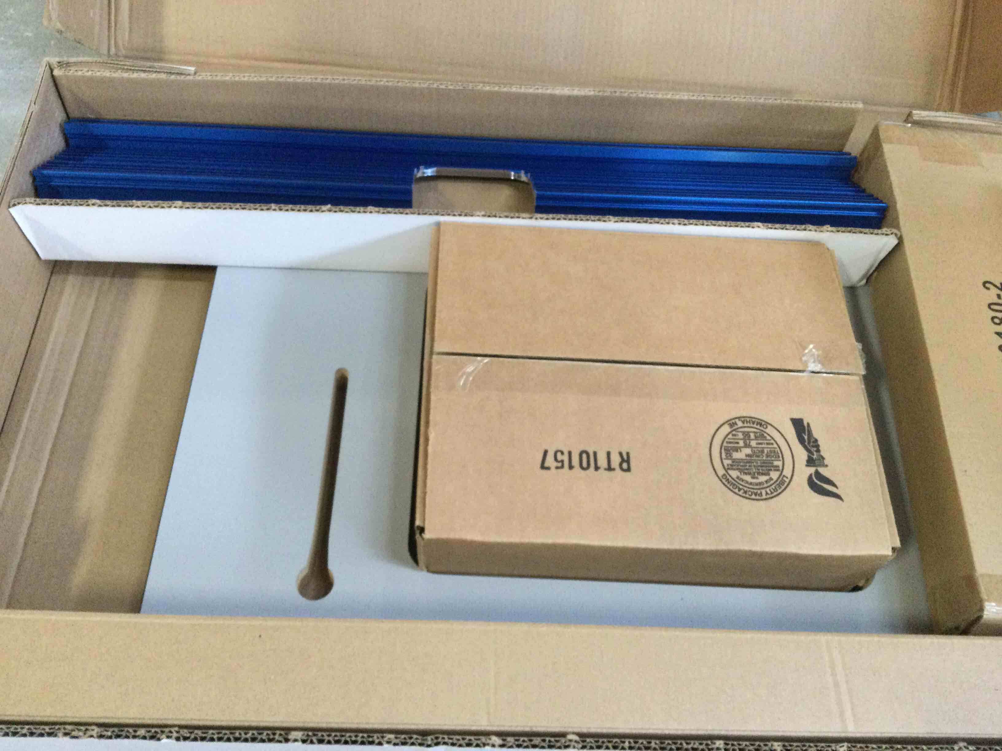 https://s3.amazonaws.com/lotting-images-prod/bidfta/PNK0341017_1729007354598.jpeg