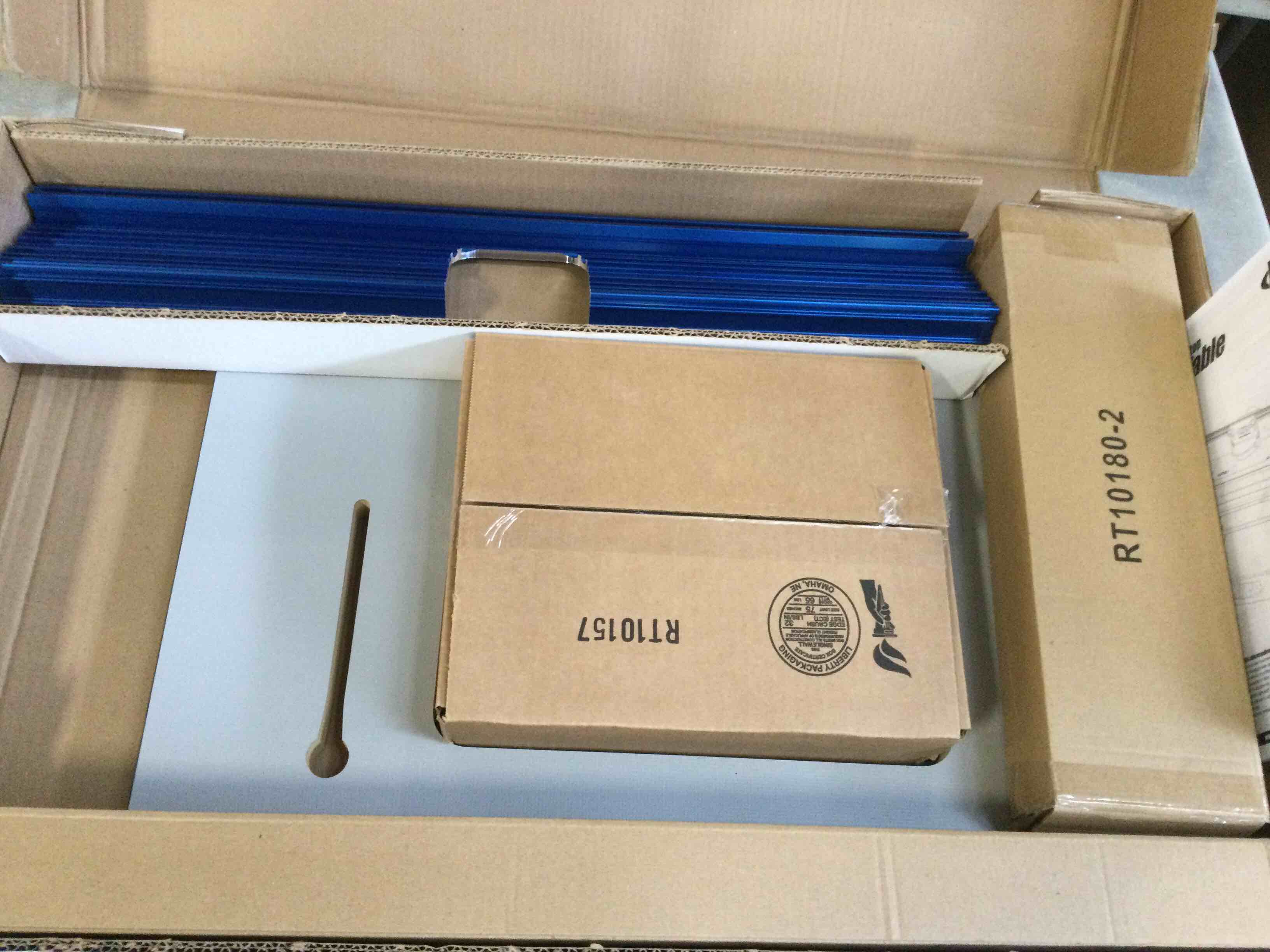 https://s3.amazonaws.com/lotting-images-prod/bidfta/PNK0341017_1729007369833.jpeg