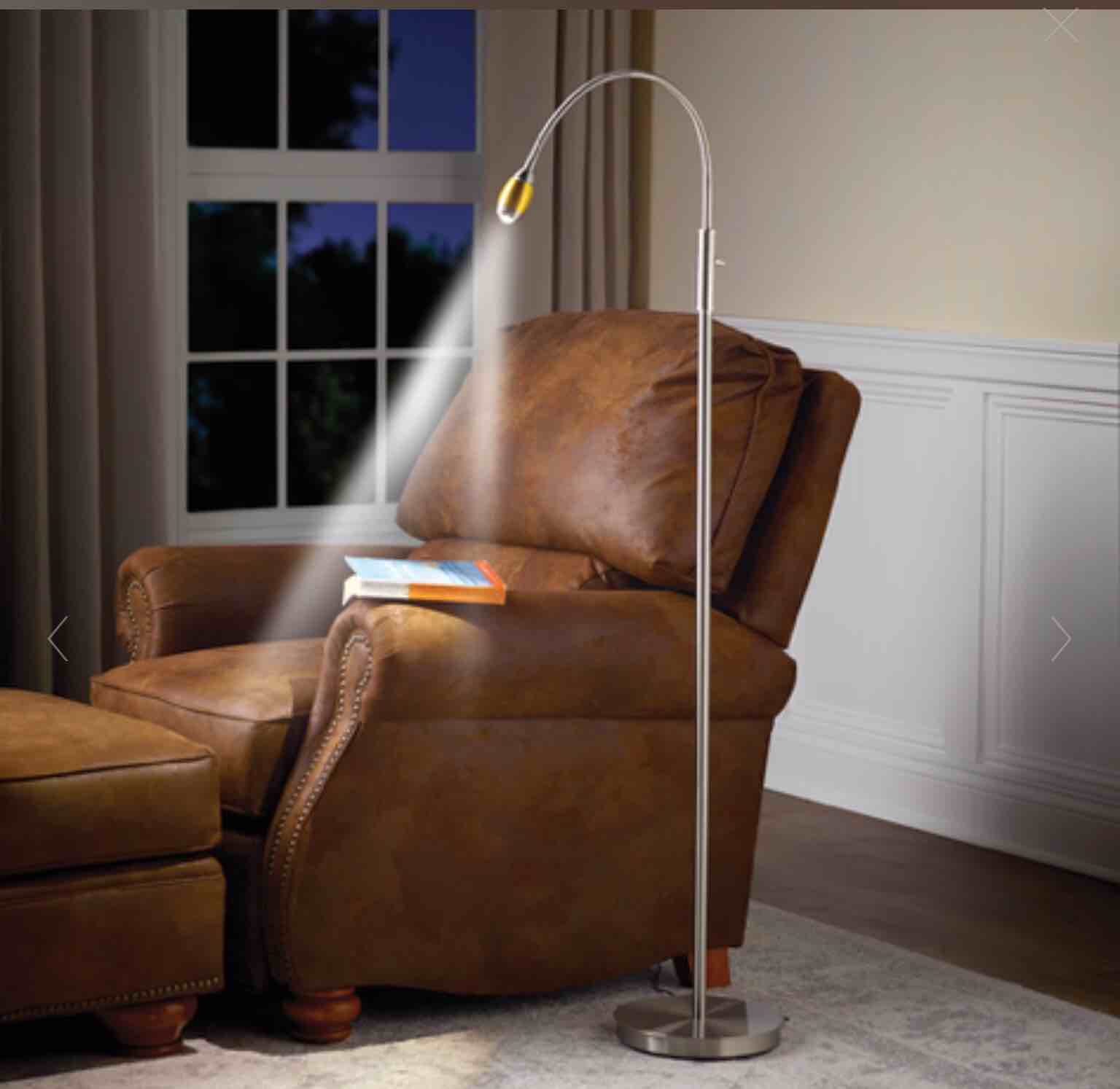 The Brightness Zooming Natural Light Lamp