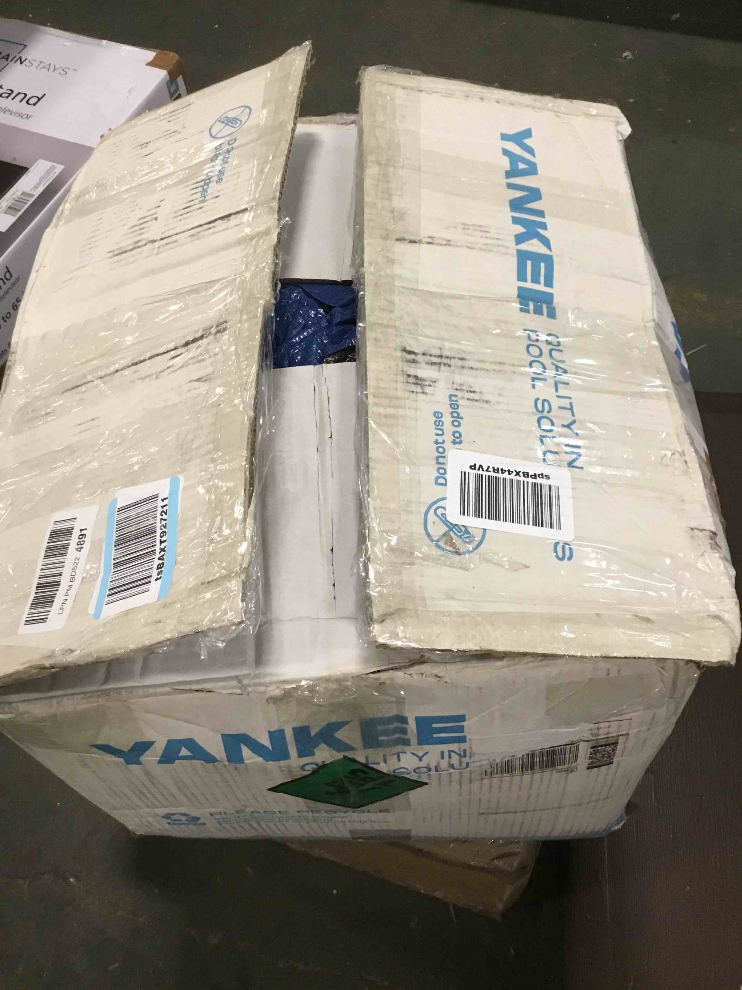 https://s3.amazonaws.com/lotting-images-prod/bidfta/PNK0342362_1728473284327.jpeg