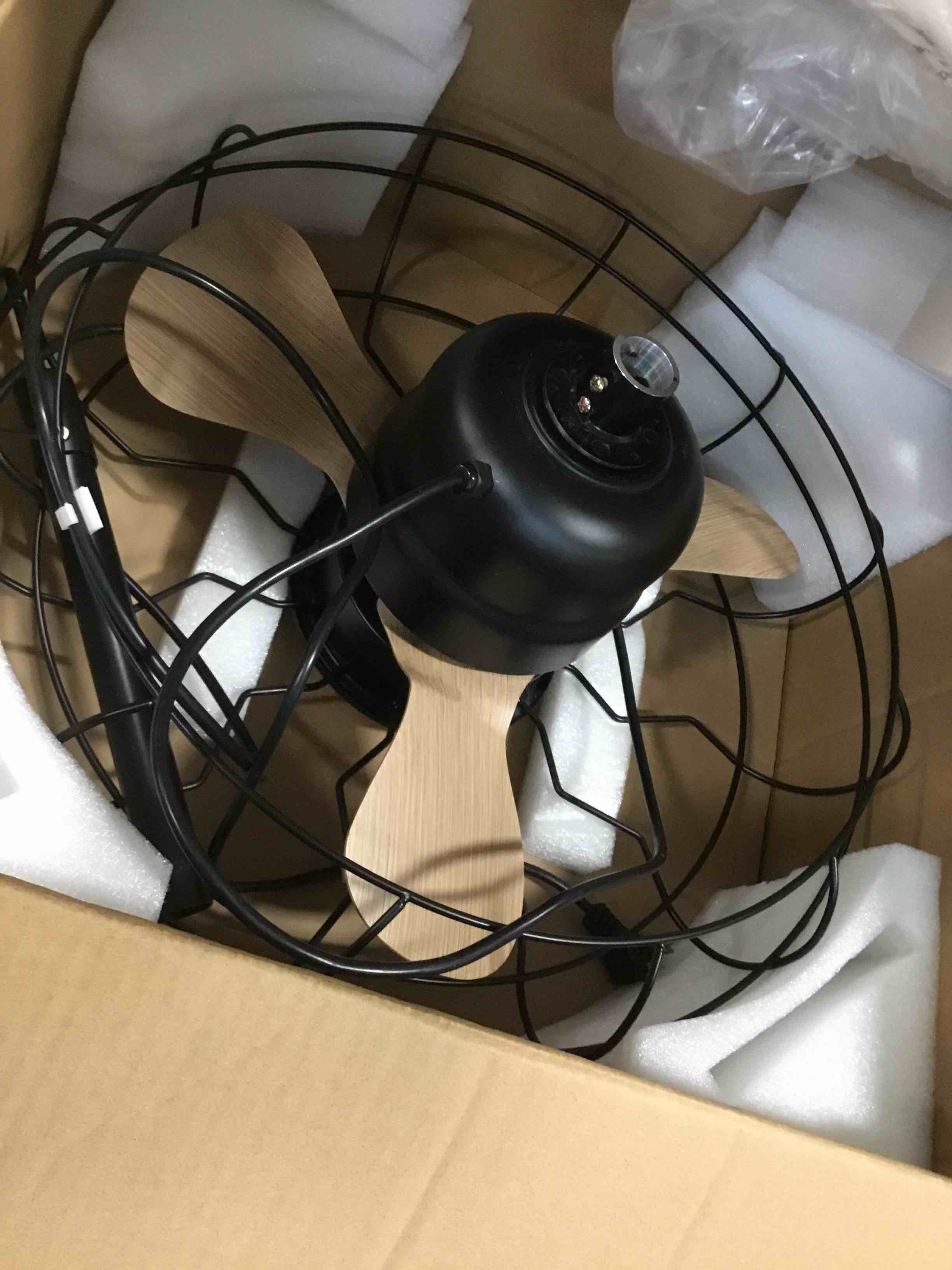https://s3.amazonaws.com/lotting-images-prod/bidfta/PNK0342455_1728404377467.jpeg