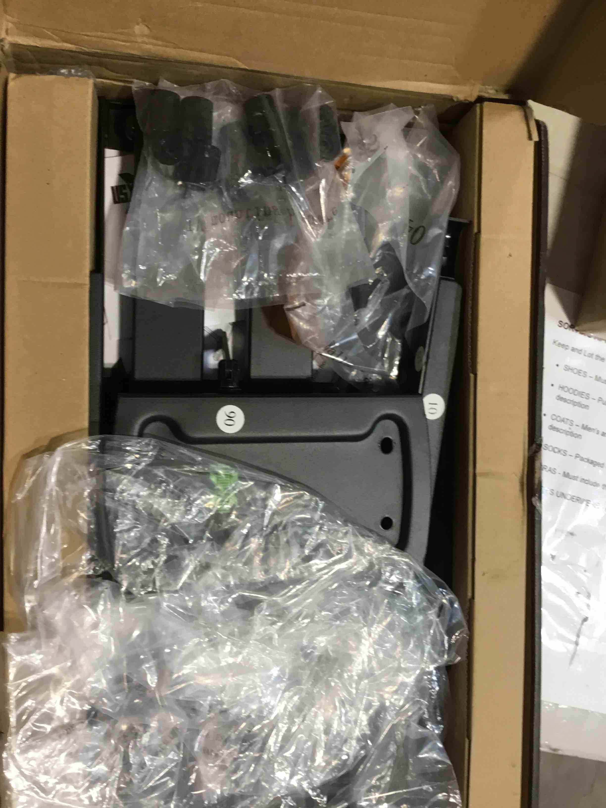 https://s3.amazonaws.com/lotting-images-prod/bidfta/PNK0348301_1731438705896.jpeg