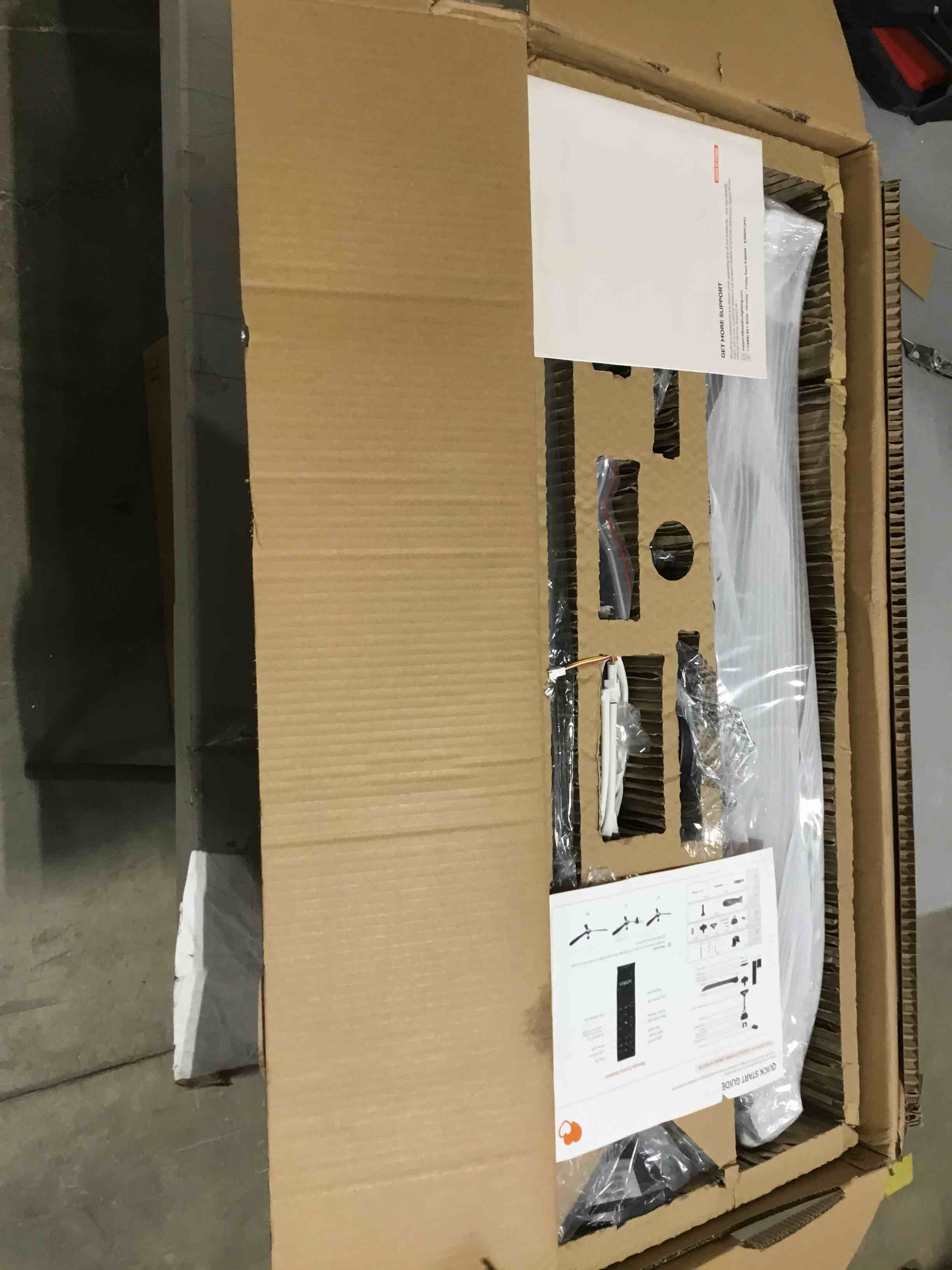 https://s3.amazonaws.com/lotting-images-prod/bidfta/PNK0349705_1729687934573.jpeg
