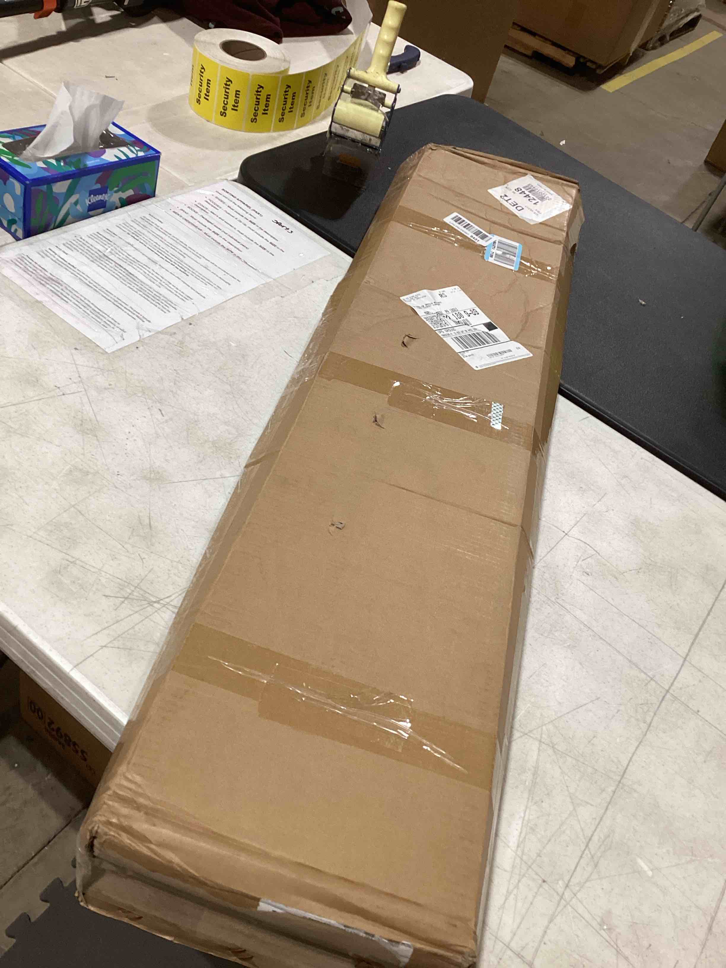 https://s3.amazonaws.com/lotting-images-prod/bidfta/PNK0350253_1733746573068.jpeg
