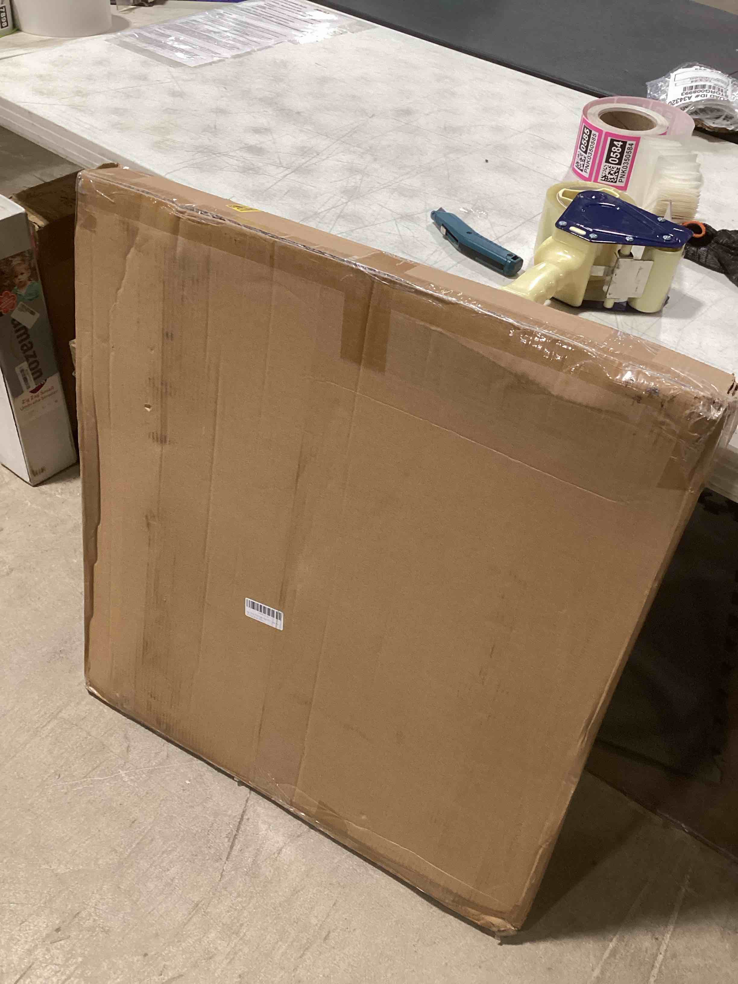https://s3.amazonaws.com/lotting-images-prod/bidfta/PNK0350590_1733327700770.jpeg
