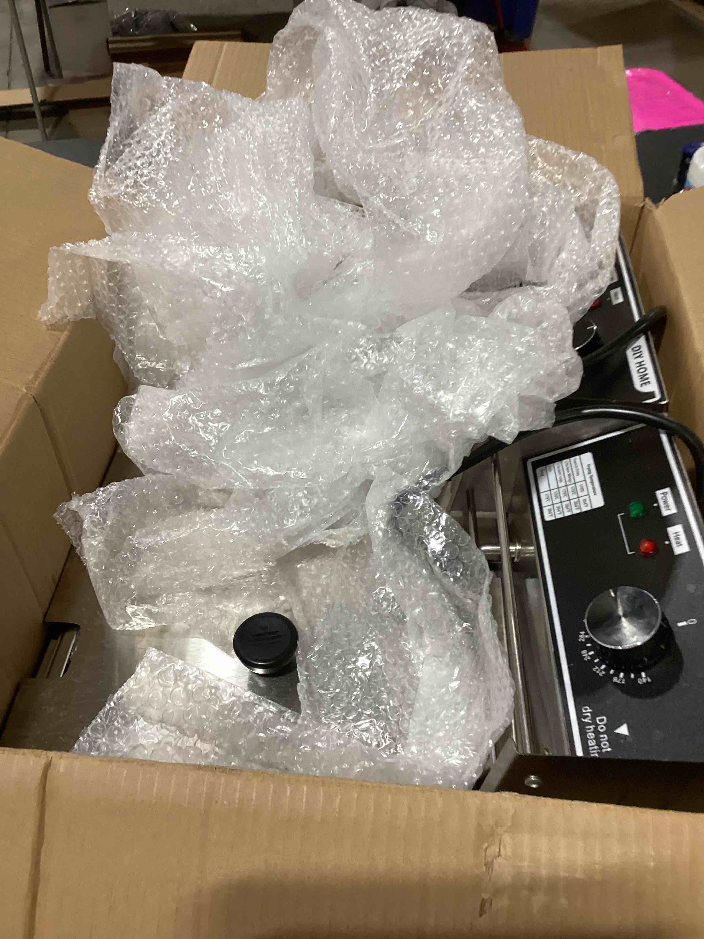 https://s3.amazonaws.com/lotting-images-prod/bidfta/PNK0350837_1733171136396.jpeg