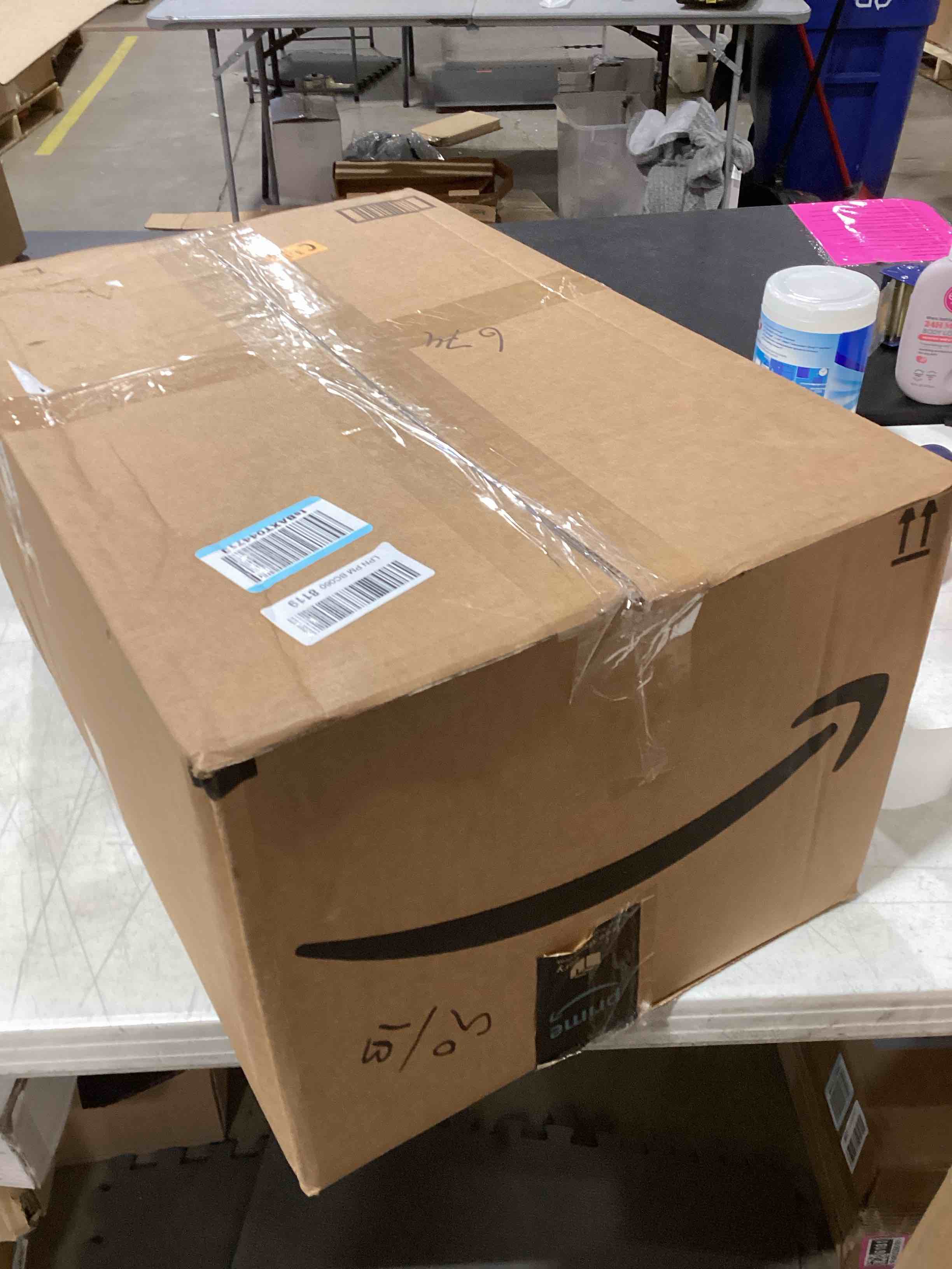 https://s3.amazonaws.com/lotting-images-prod/bidfta/PNK0350839_1733170796775.jpeg