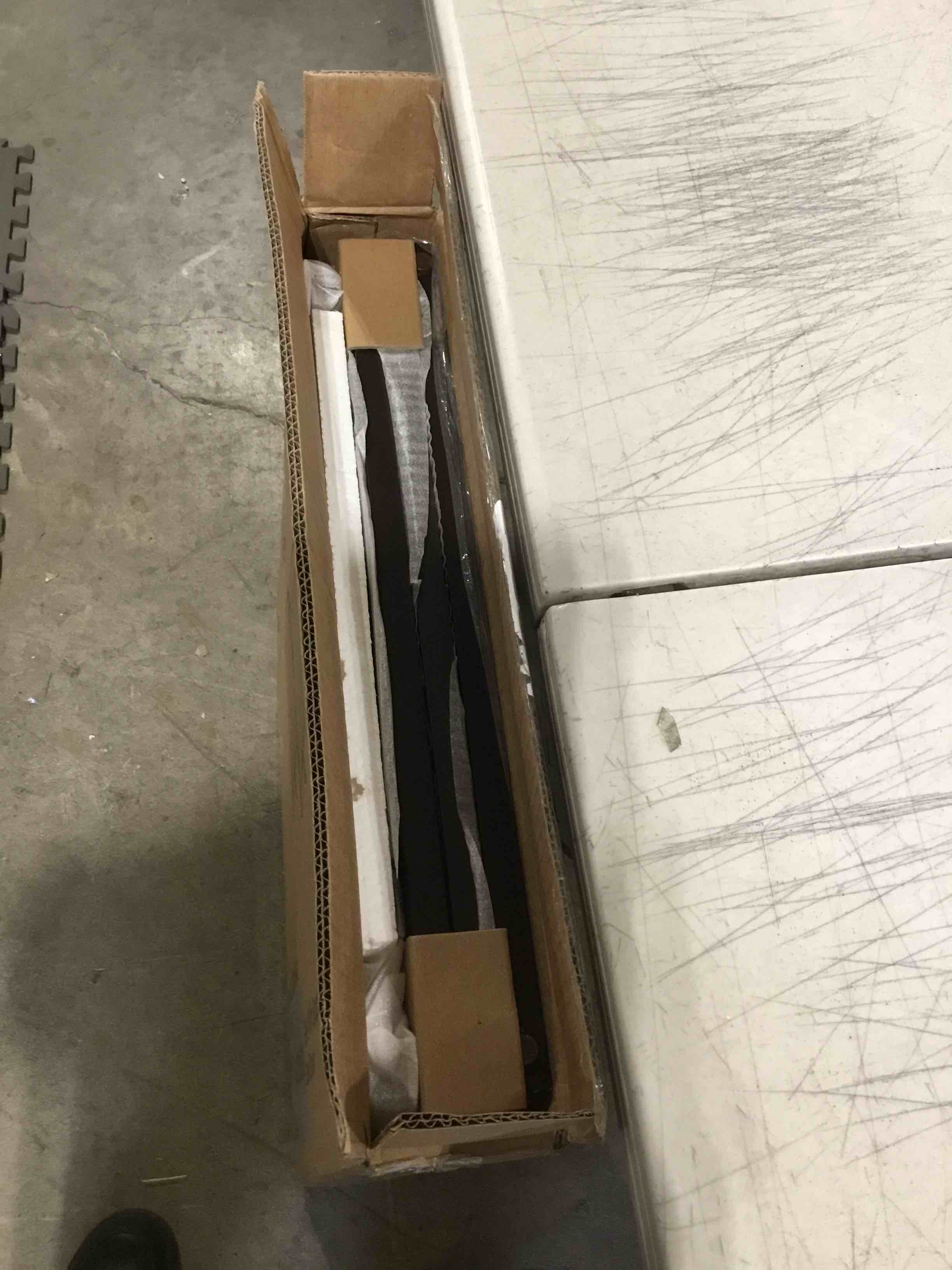 https://s3.amazonaws.com/lotting-images-prod/bidfta/PNK0351335_1731441511515.jpeg