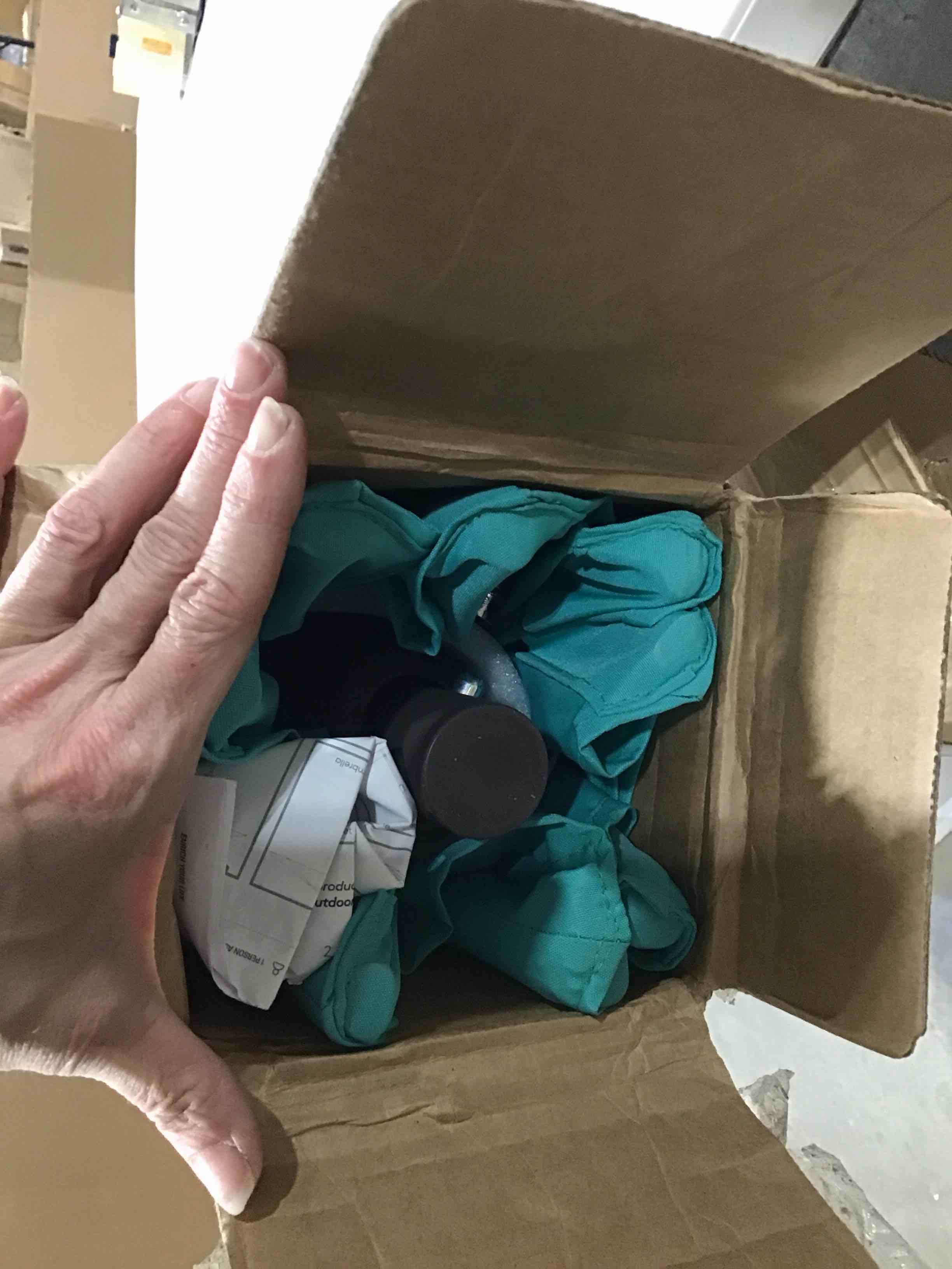 https://s3.amazonaws.com/lotting-images-prod/bidfta/PNK0351526_1730486684816.jpeg