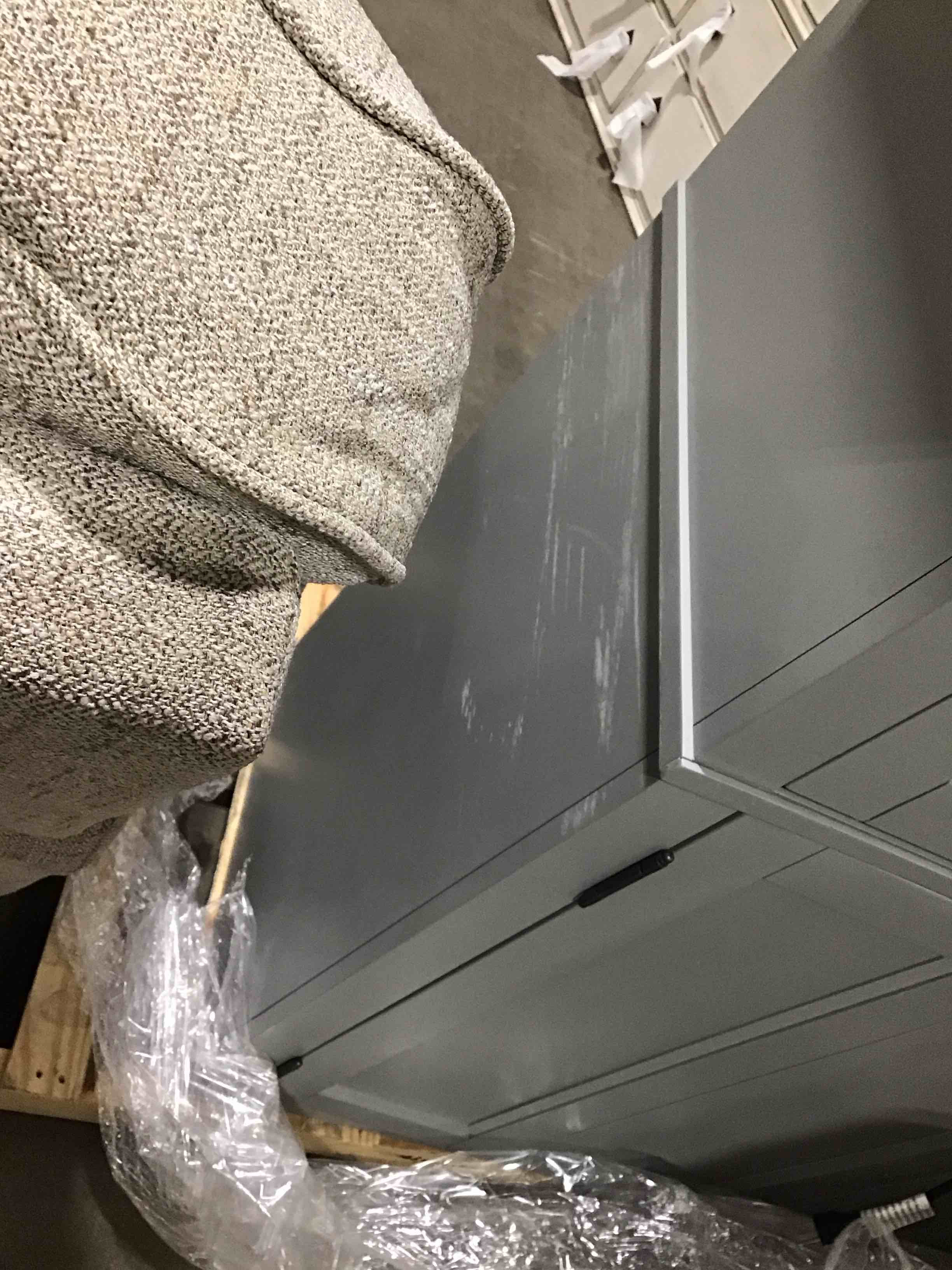 https://s3.amazonaws.com/lotting-images-prod/bidfta/PNK0351535_1730463077416.jpeg