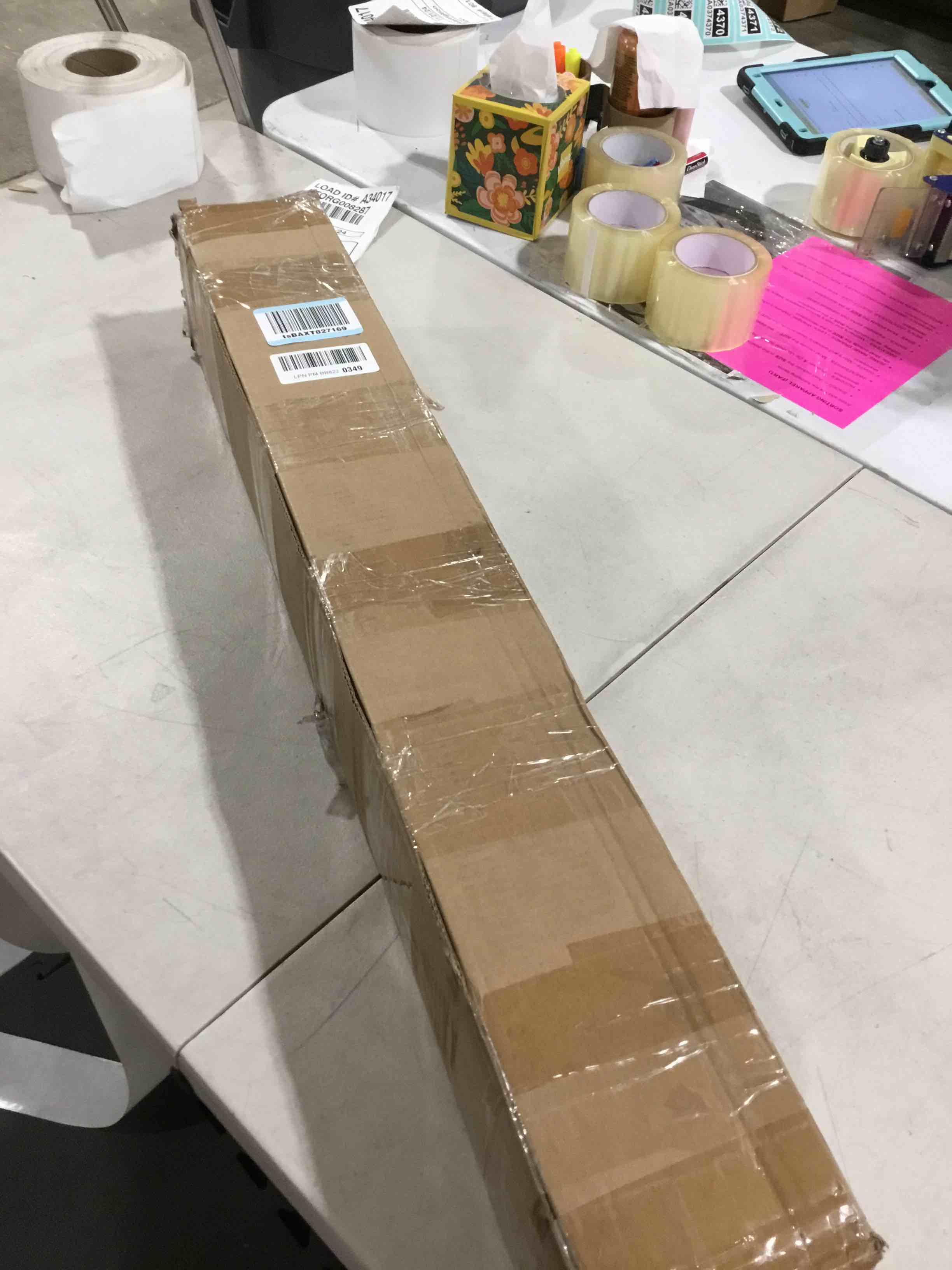 https://s3.amazonaws.com/lotting-images-prod/bidfta/PNK0352040_1732628089022.jpeg