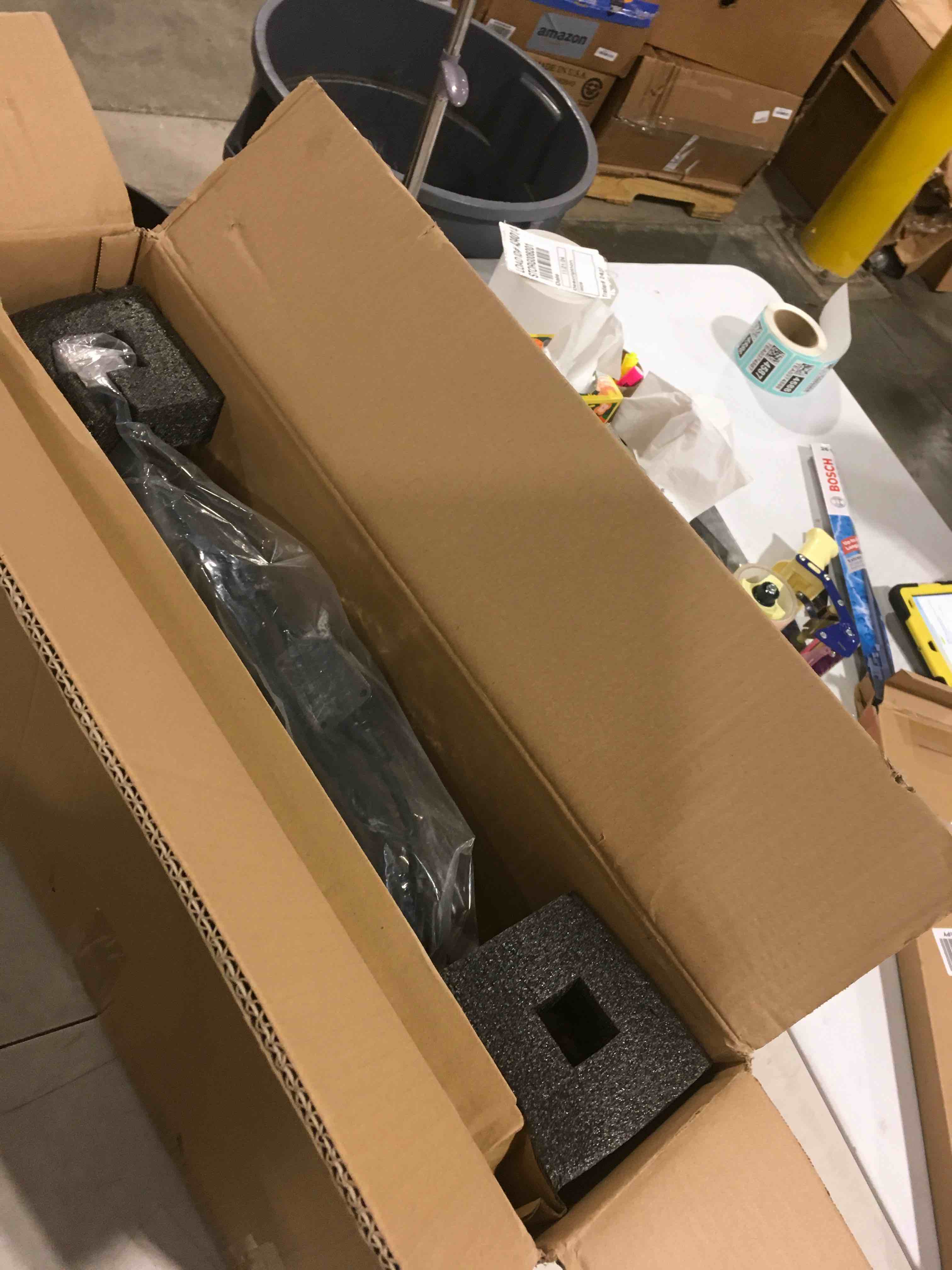 https://s3.amazonaws.com/lotting-images-prod/bidfta/PNK0352300_1732288252302.jpeg