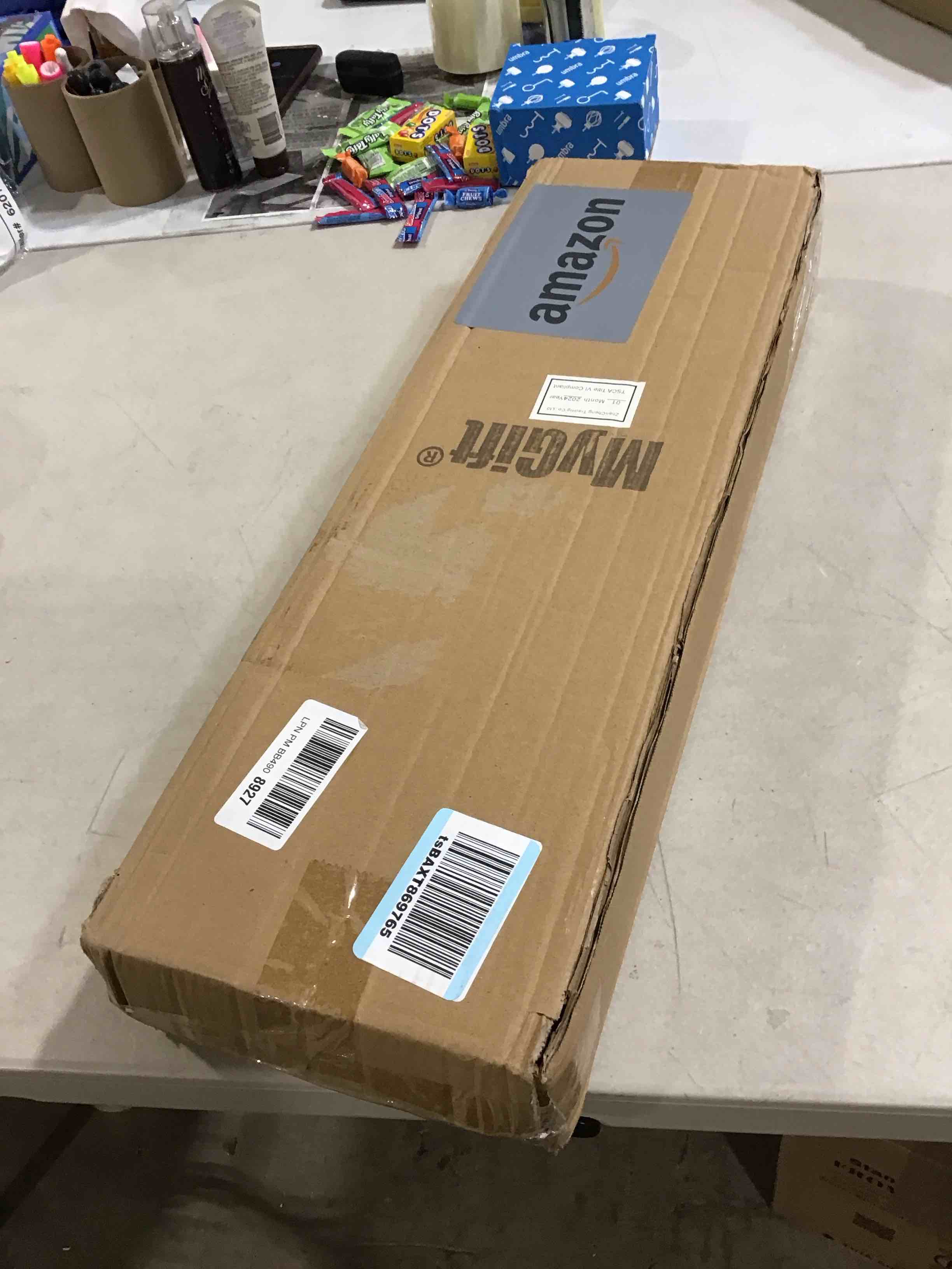 MyGift Wall Mounted Rustic Multicolored Solid Wood Towel Rack with 5 Dual Hooks and Decorative Towel Cutout Design, Wall Hanging Bathroom, Kitchen Laundry Room Hand Towel Hooks