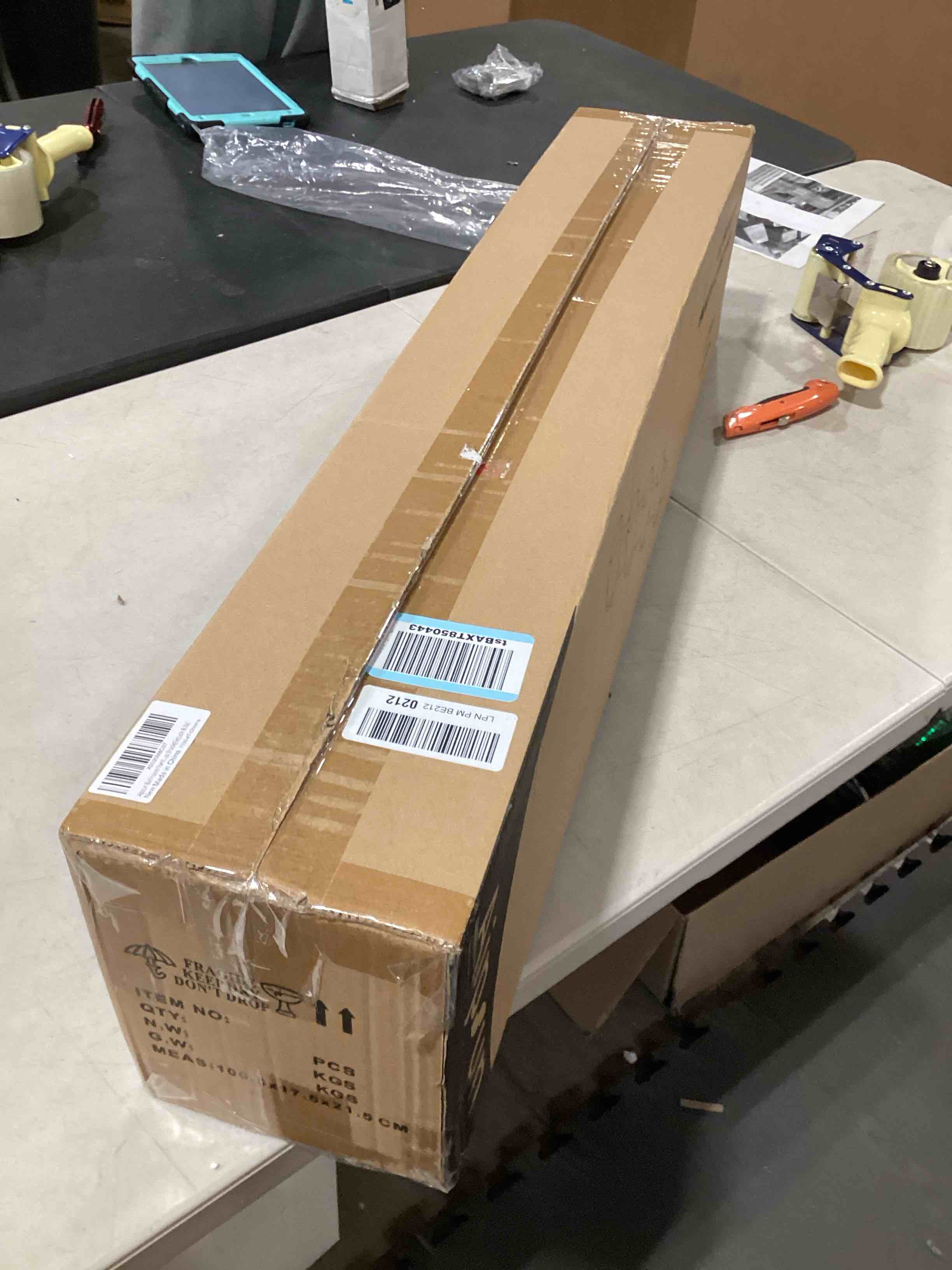 https://s3.amazonaws.com/lotting-images-prod/bidfta/PNK0354157_1731092318748.jpeg