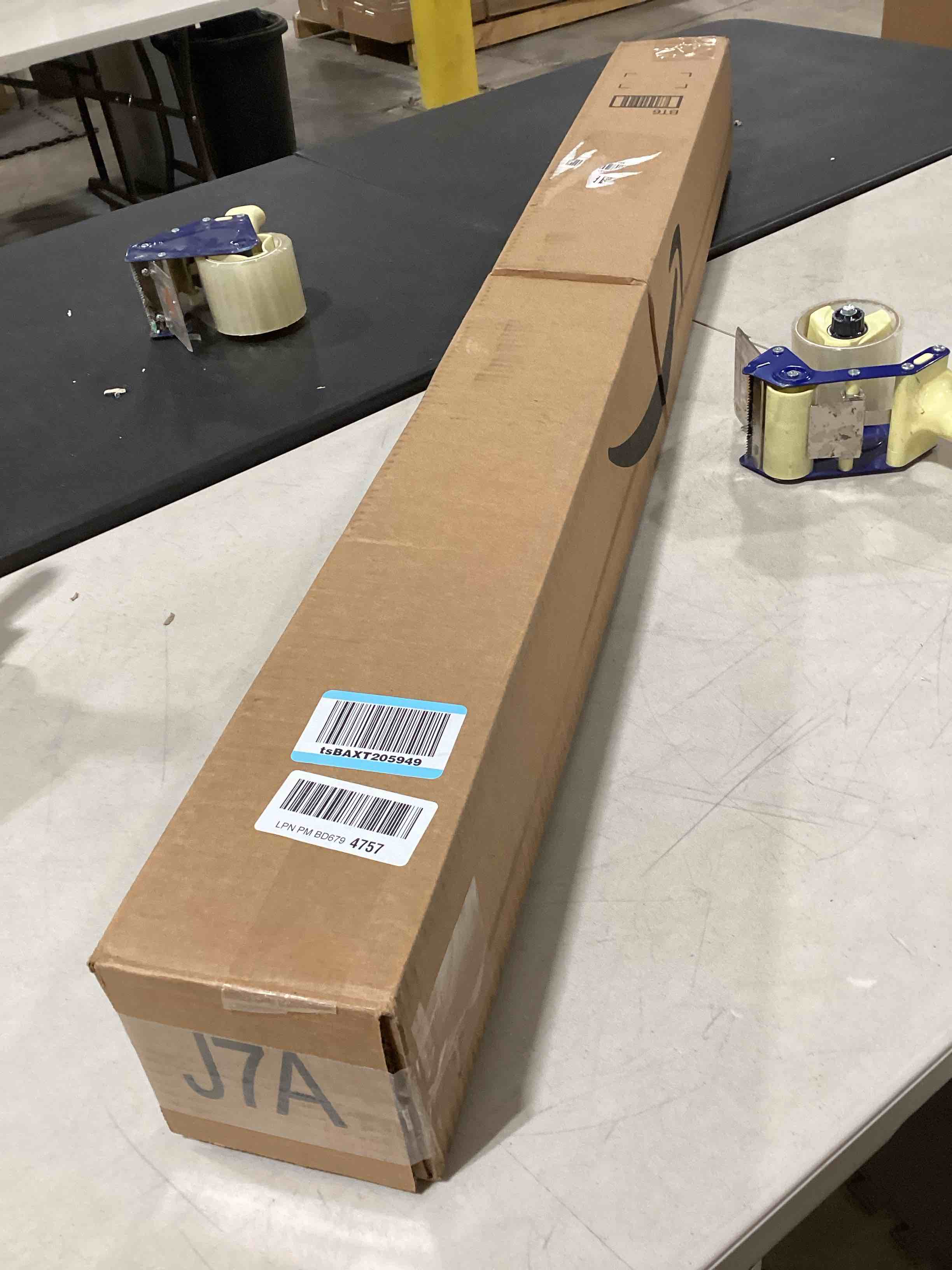 https://s3.amazonaws.com/lotting-images-prod/bidfta/PNK0354298_1730982877827.jpeg