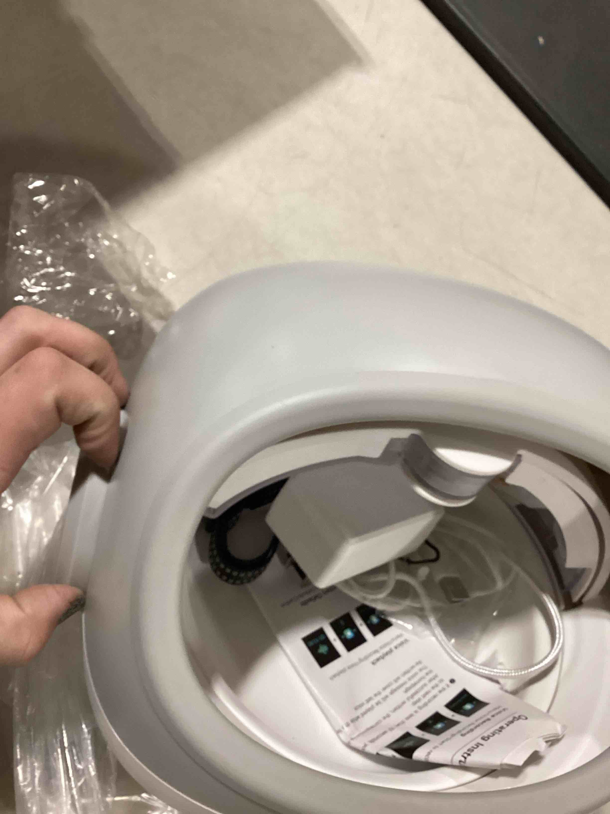 https://s3.amazonaws.com/lotting-images-prod/bidfta/PNK0354300_1730982540563.jpeg