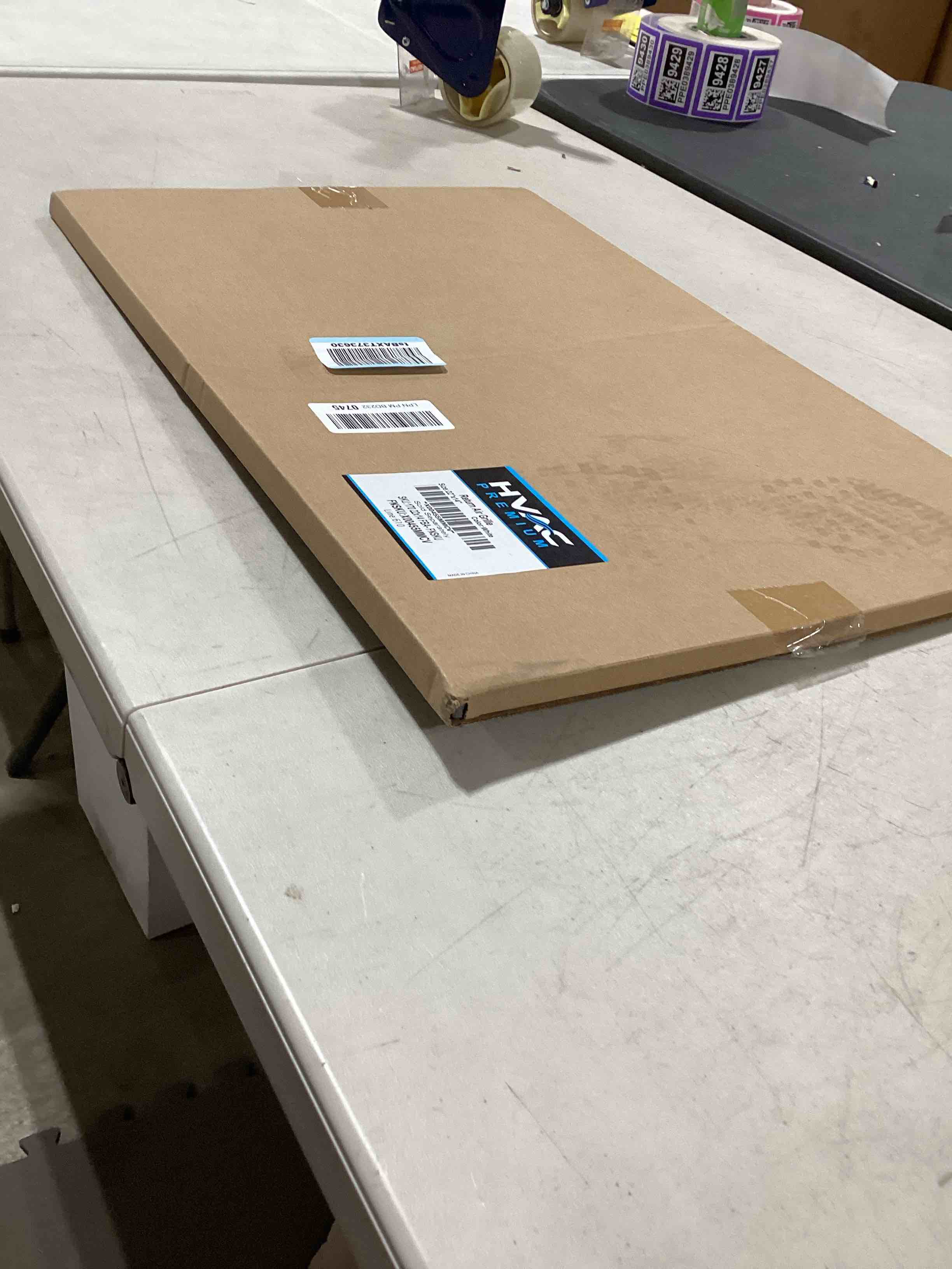 https://s3.amazonaws.com/lotting-images-prod/bidfta/PNK0354301_1730982365504.jpeg