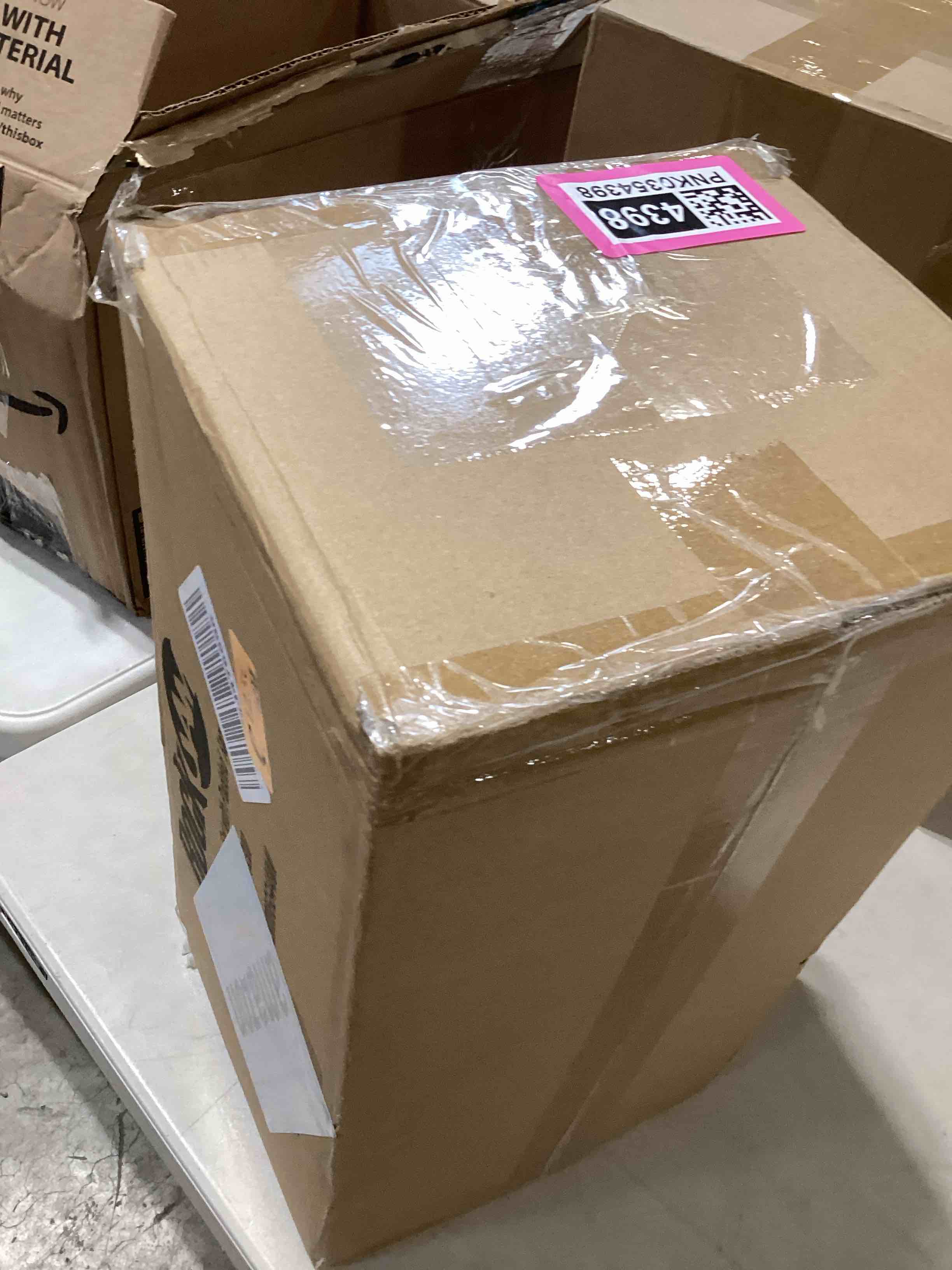 https://s3.amazonaws.com/lotting-images-prod/bidfta/PNK0354398_1730822791007.jpeg