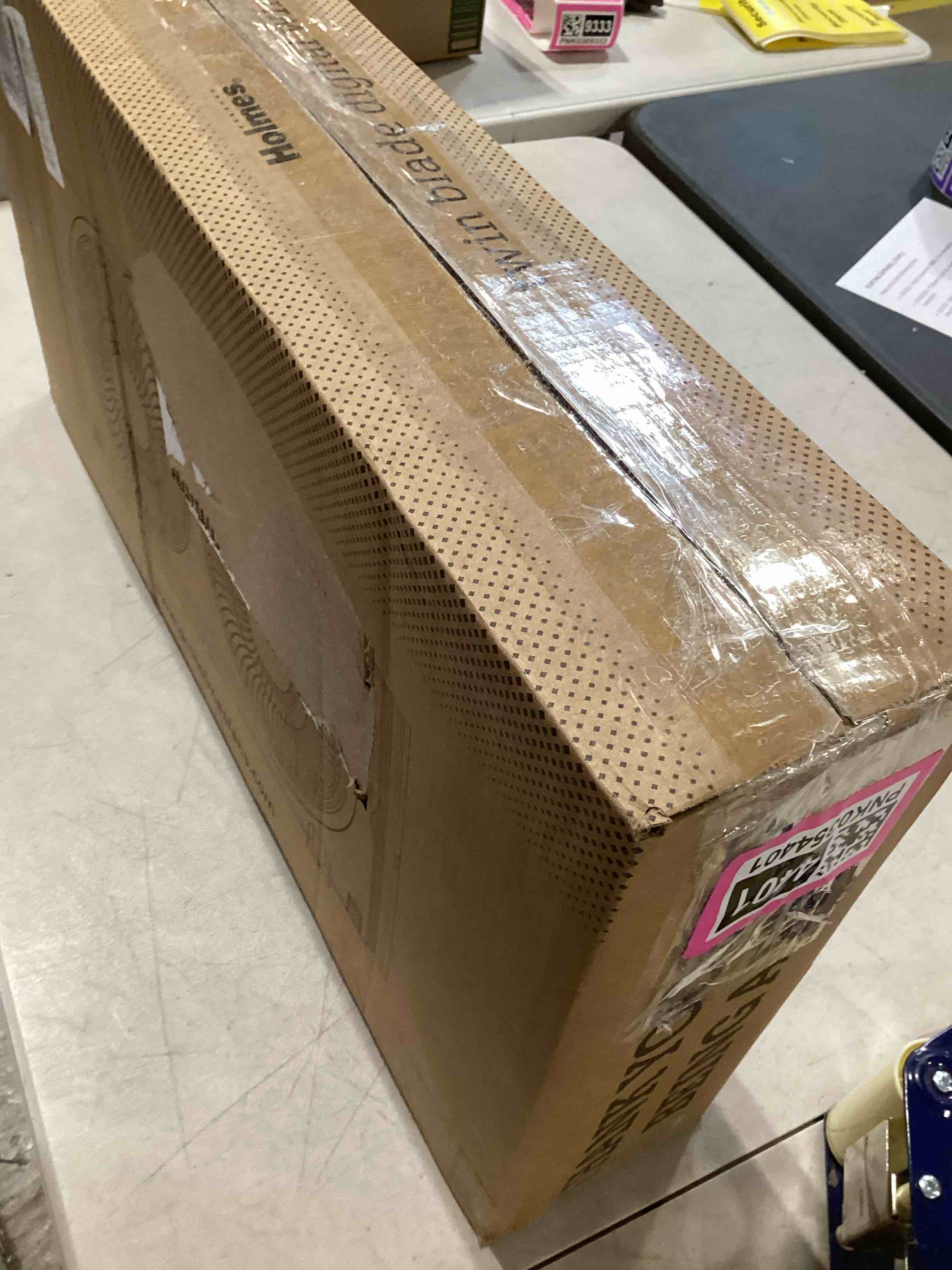https://s3.amazonaws.com/lotting-images-prod/bidfta/PNK0354401_1730822096295.jpeg