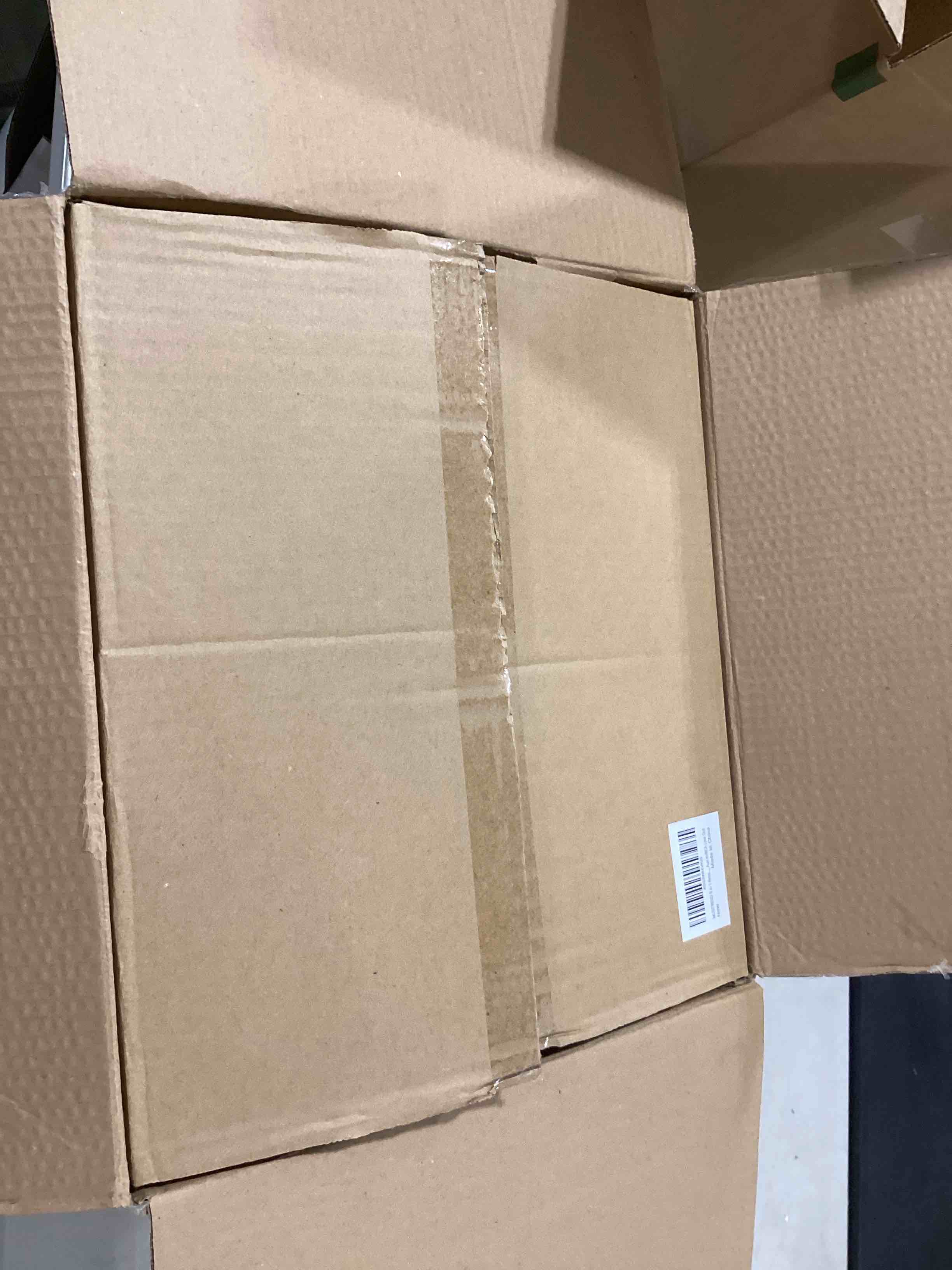 https://s3.amazonaws.com/lotting-images-prod/bidfta/PNK0354476_1730732796501.jpeg