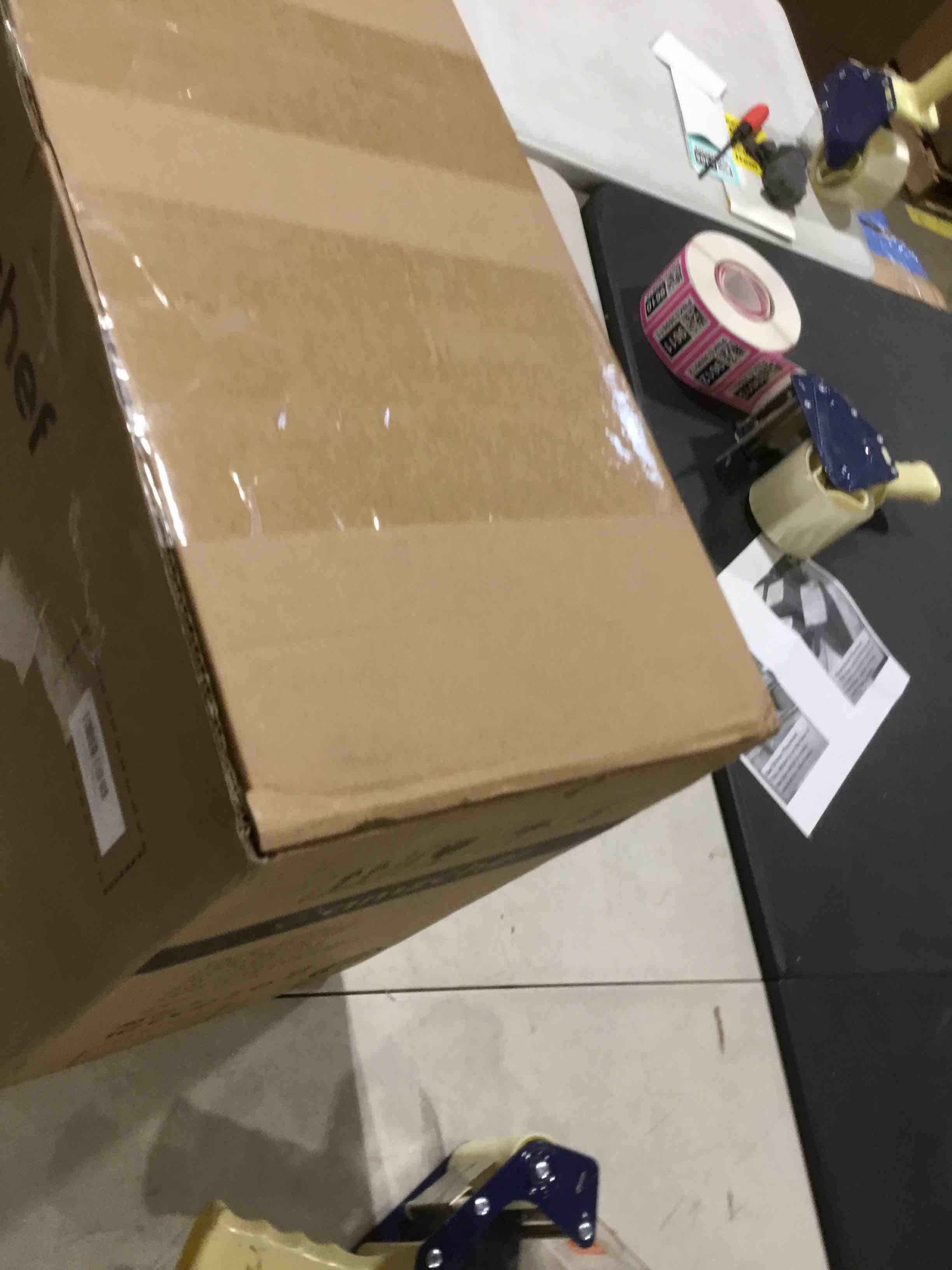 https://s3.amazonaws.com/lotting-images-prod/bidfta/PNK0354791_1730400332560.jpeg