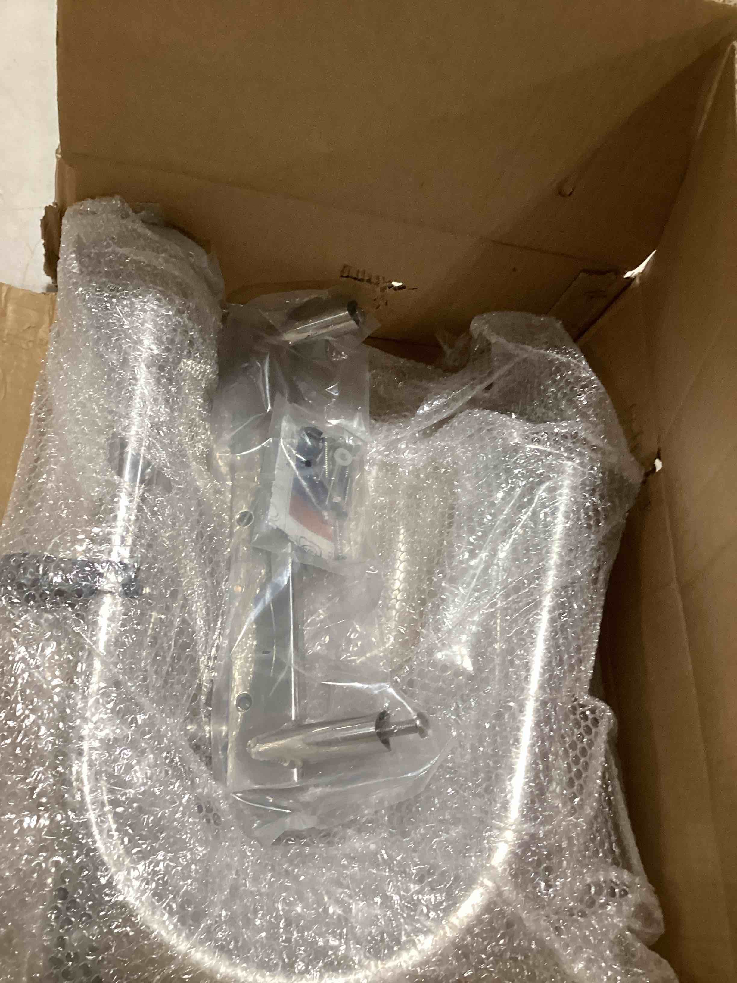 https://s3.amazonaws.com/lotting-images-prod/bidfta/PNK0355210_1730120152292.jpeg