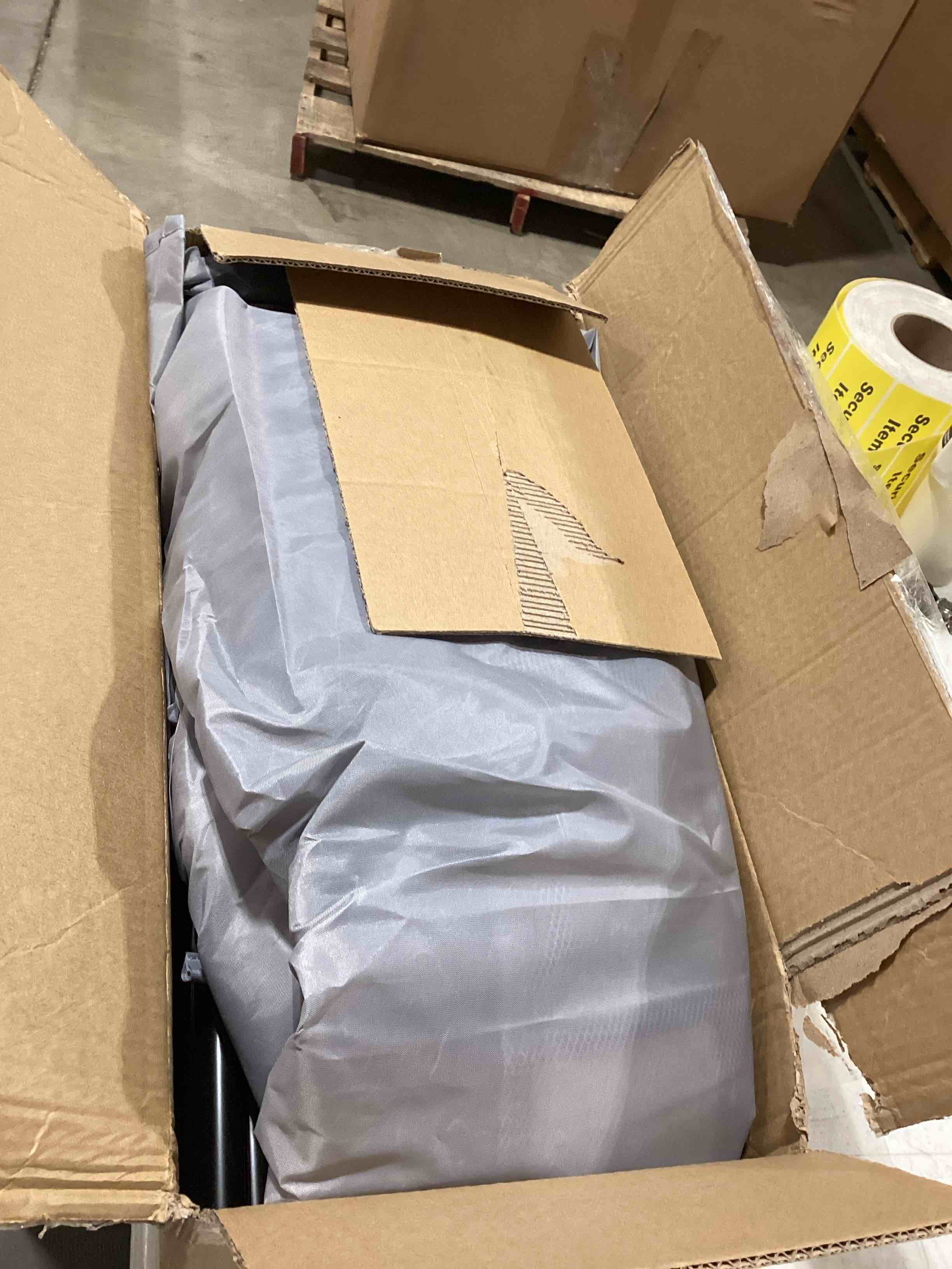 https://s3.amazonaws.com/lotting-images-prod/bidfta/PNK0356392_1732283280148.jpeg