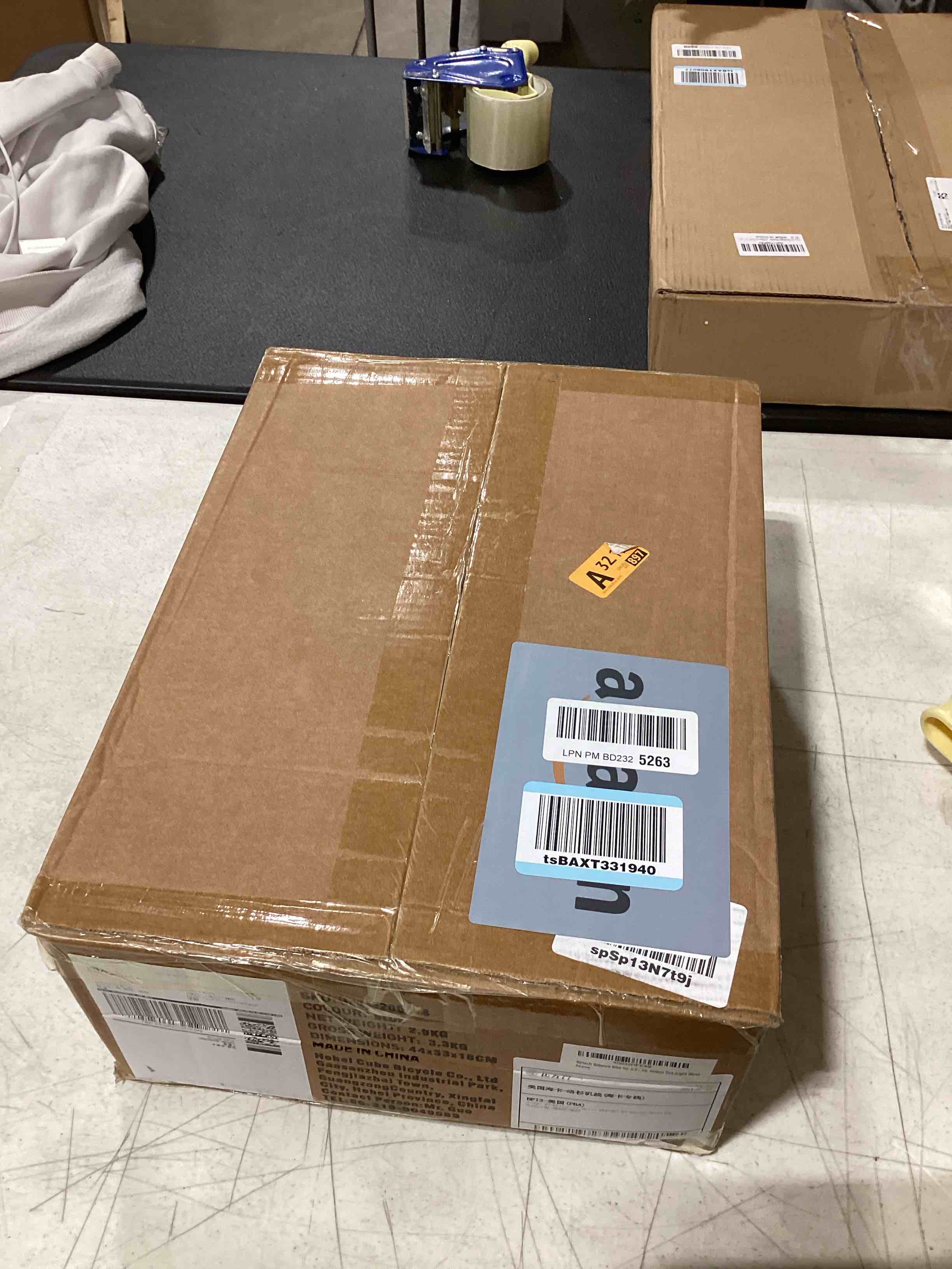 https://s3.amazonaws.com/lotting-images-prod/bidfta/PNK0356830_1731933684701.jpeg