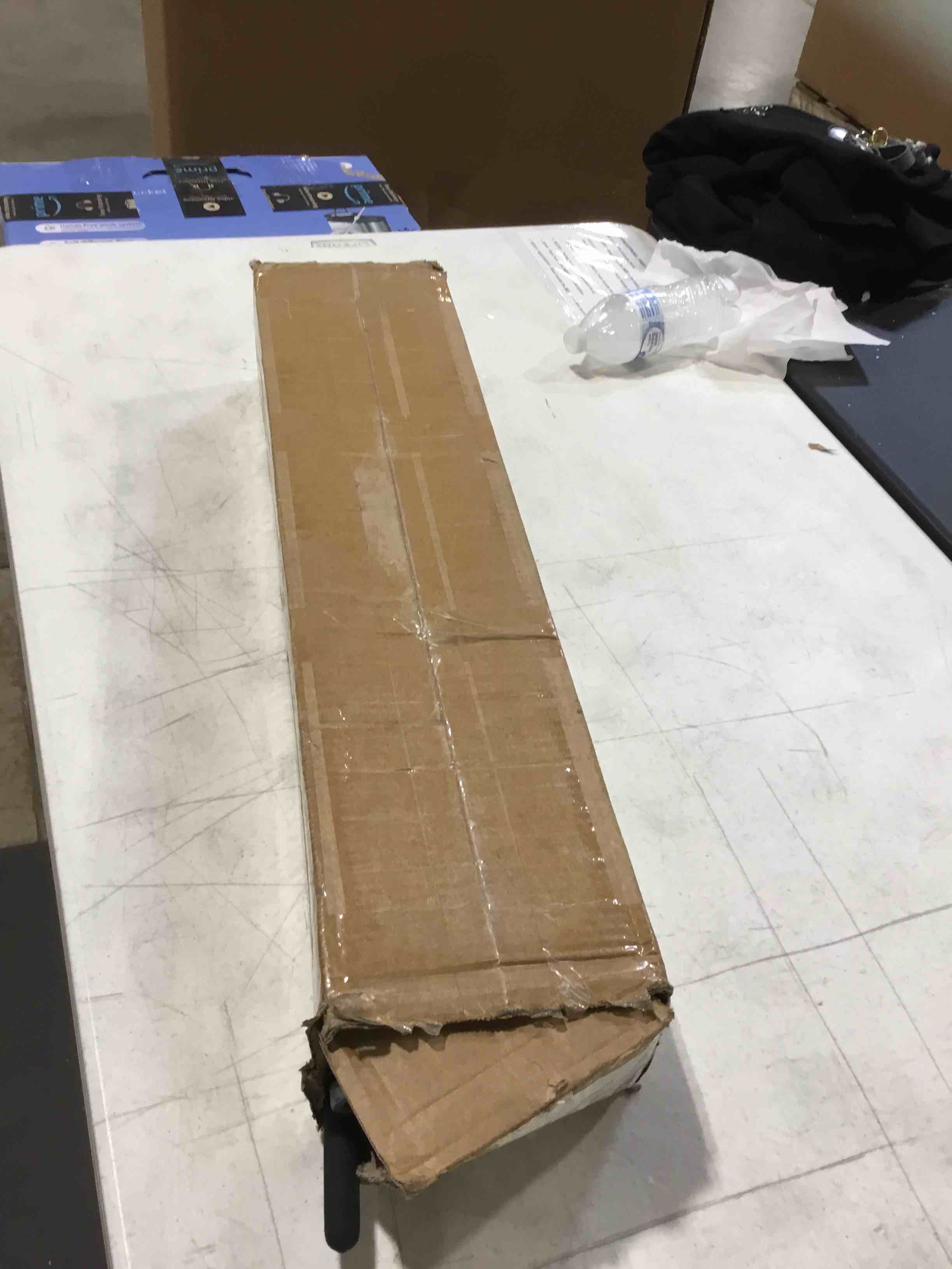 https://s3.amazonaws.com/lotting-images-prod/bidfta/PNK0356934_1731520736441.jpeg