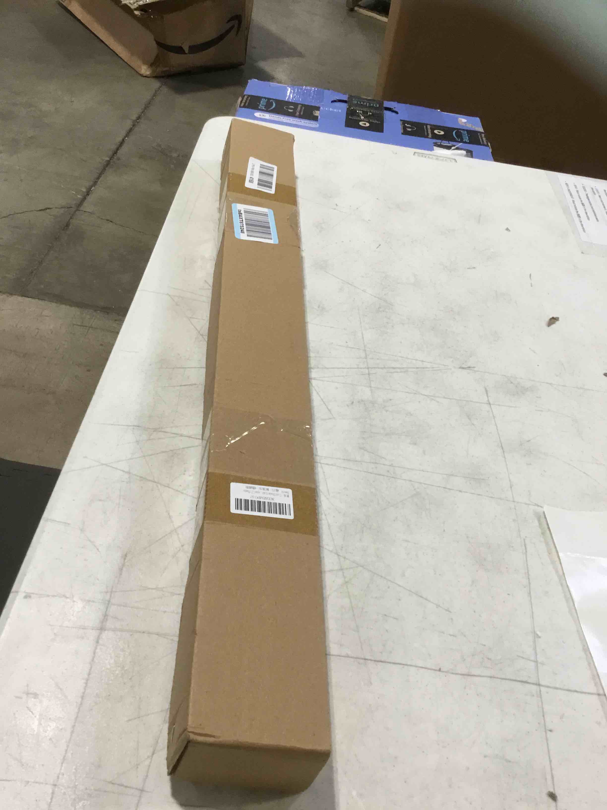 https://s3.amazonaws.com/lotting-images-prod/bidfta/PNK0356977_1731520081124.jpeg