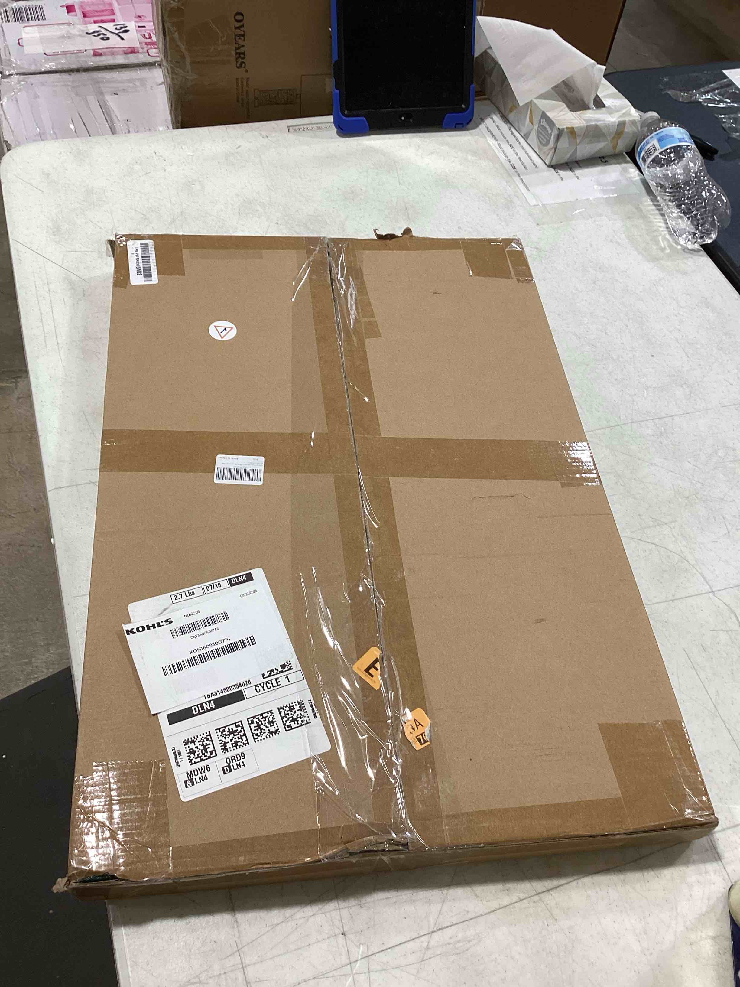 https://s3.amazonaws.com/lotting-images-prod/bidfta/PNK0357021_1731443220668.jpeg